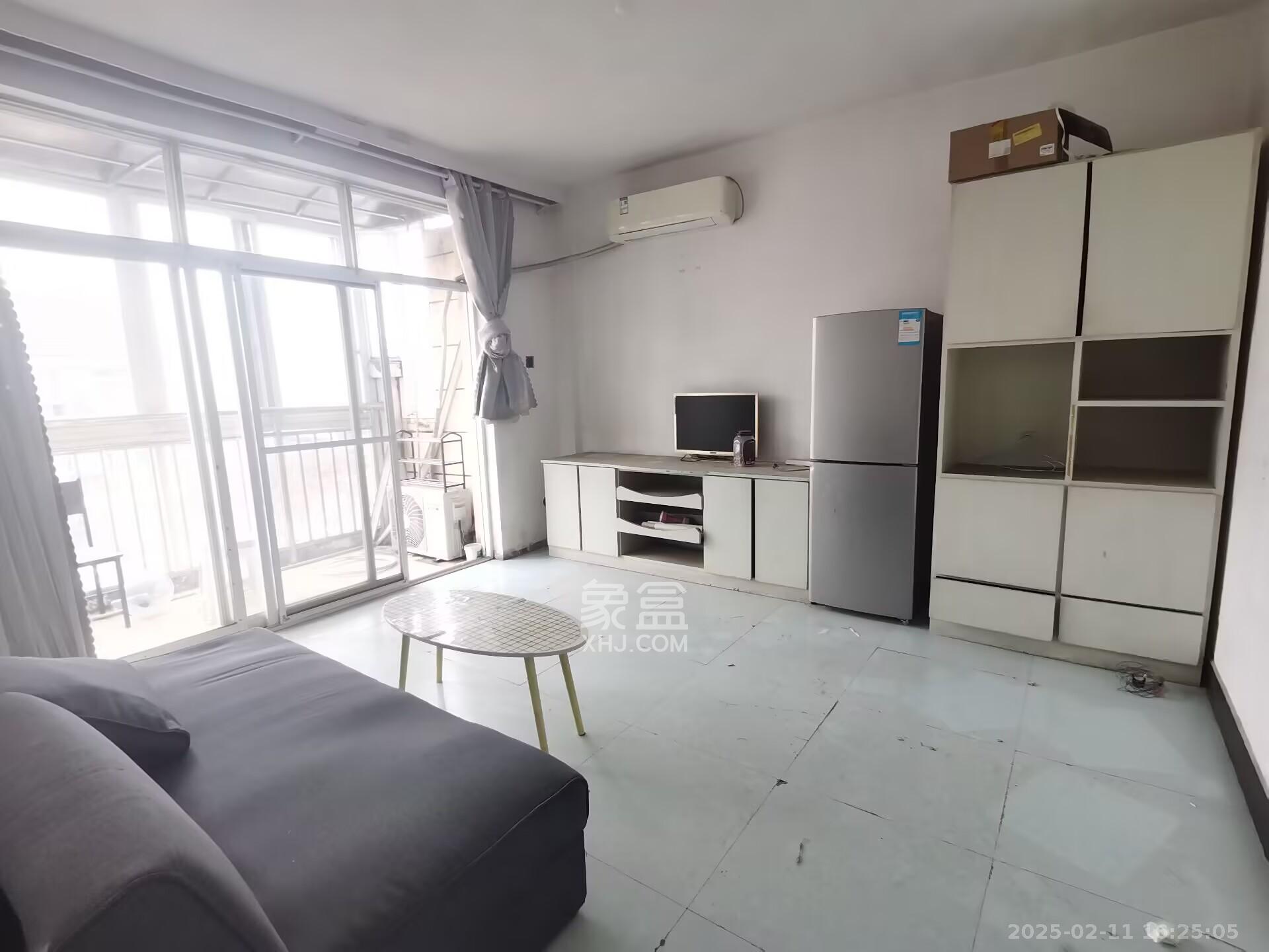 山水人家一二期 1室1厅1卫 1100.0元/月 山水人家一二期 1室1厅1卫 1100.0元/月室内图