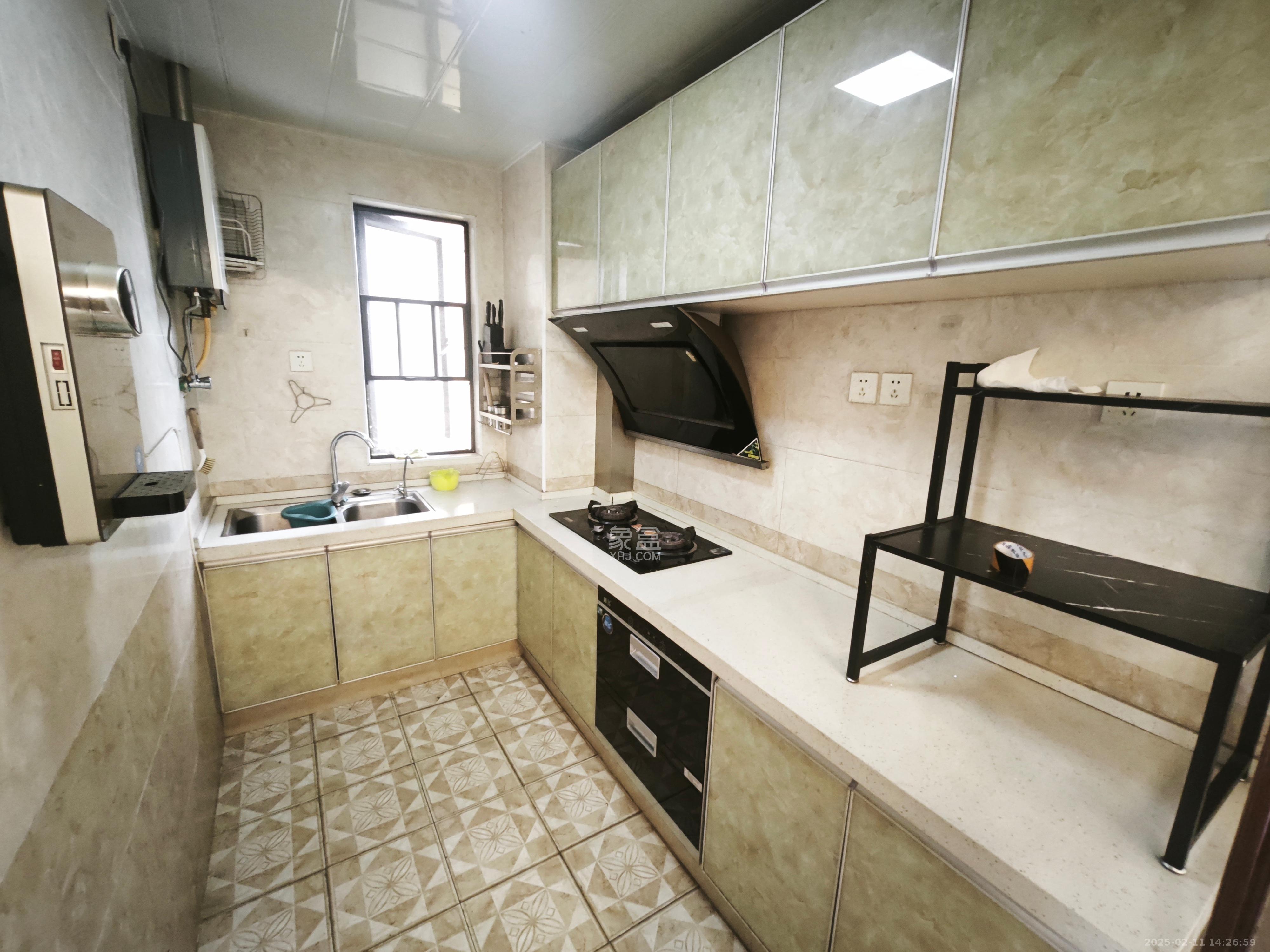 保利城(中航城国际社区、郡原美村) 3室2厅1卫 2300.0元/月 保利城(中航城国际社区、郡原美村) 3室2厅1卫 2300.0元/月室内图