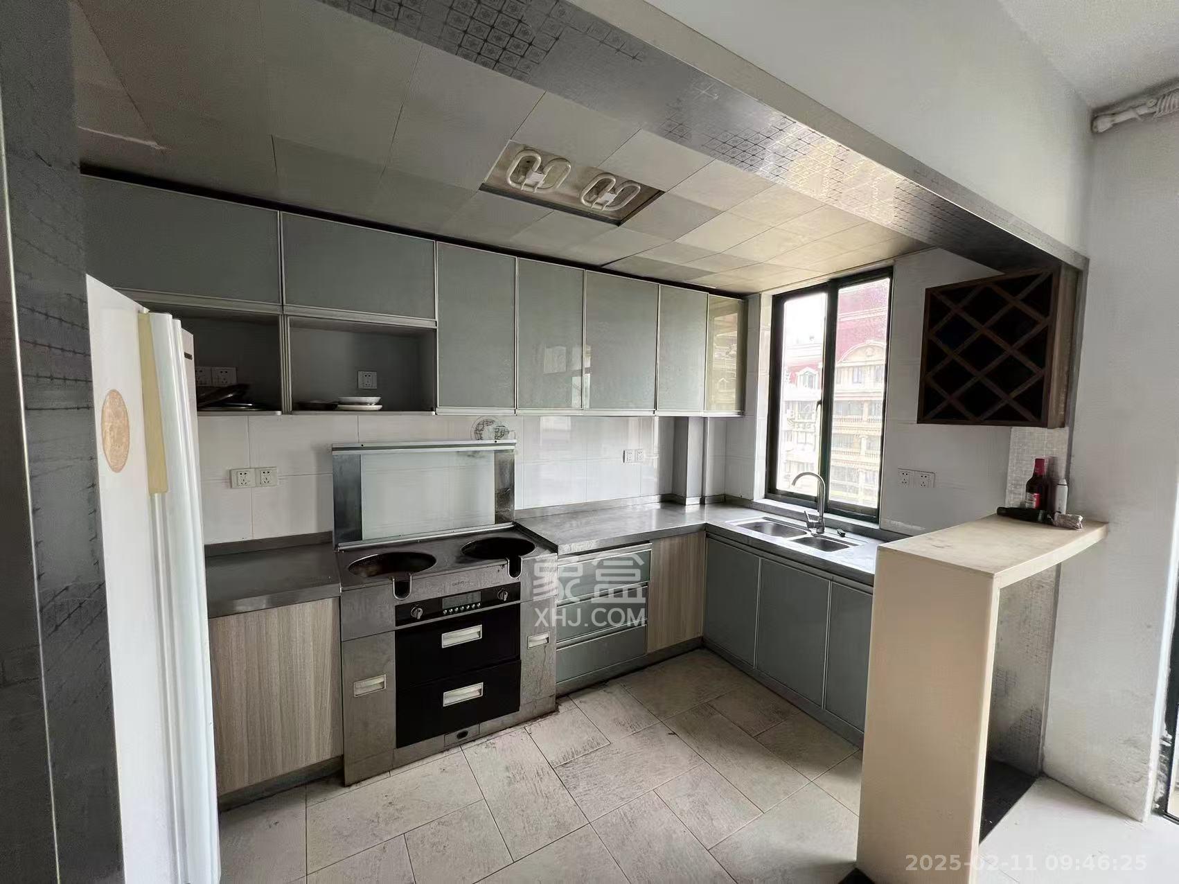 世嘉国际华城  3室2厅2卫    3200.0元/月 世嘉国际华城  3室2厅2卫    3200.0元/月室内图