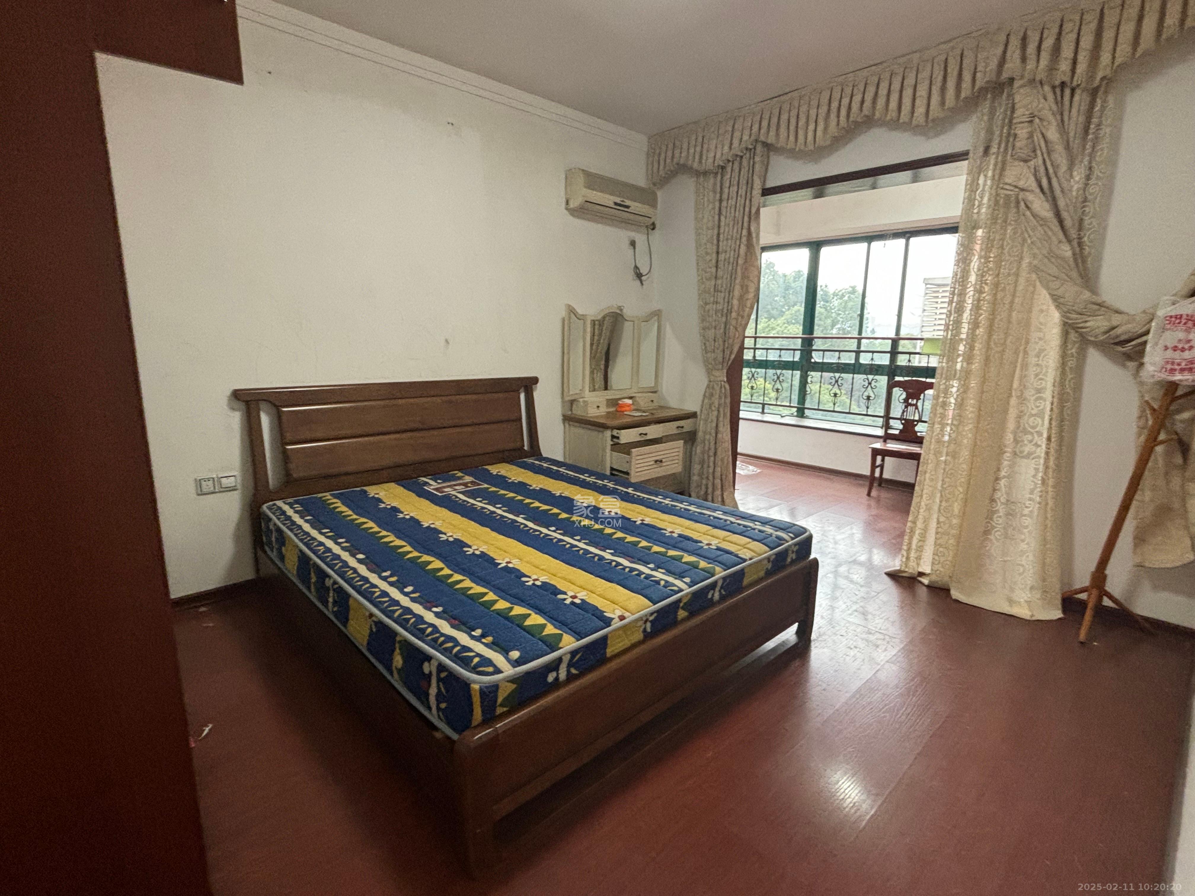 明城公寓 4室2厅2卫 2700.0元/月 明城公寓 4室2厅2卫 2700.0元/月室内图