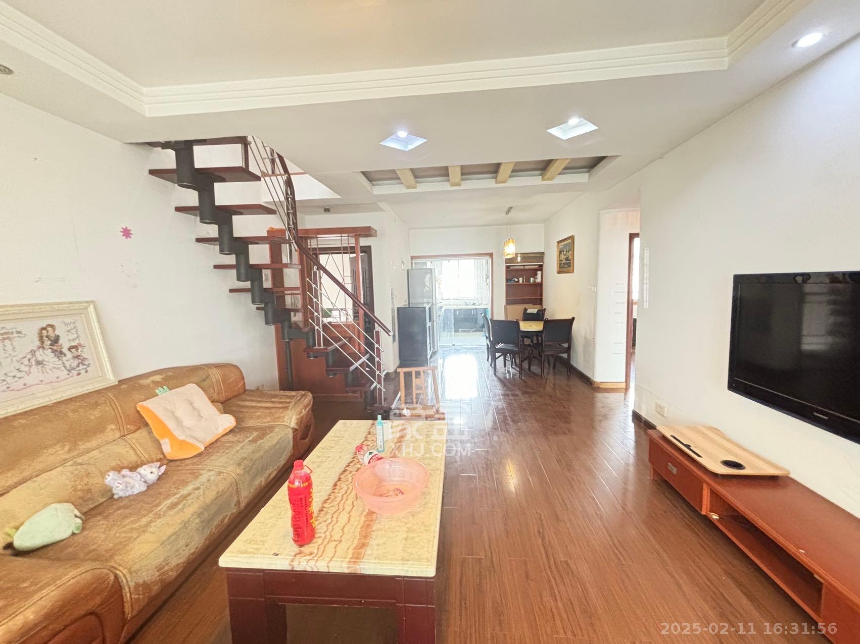 湘樟园小区(湘樟家园) 3室2厅2卫 1400.0元/月 湘樟园小区(湘樟家园) 3室2厅2卫 1400.0元/月室内图