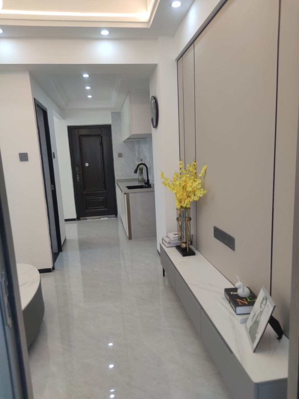 鸿禾公寓  1室1厅1卫    49.0万 鸿禾公寓  1室1厅1卫    49.0万客厅