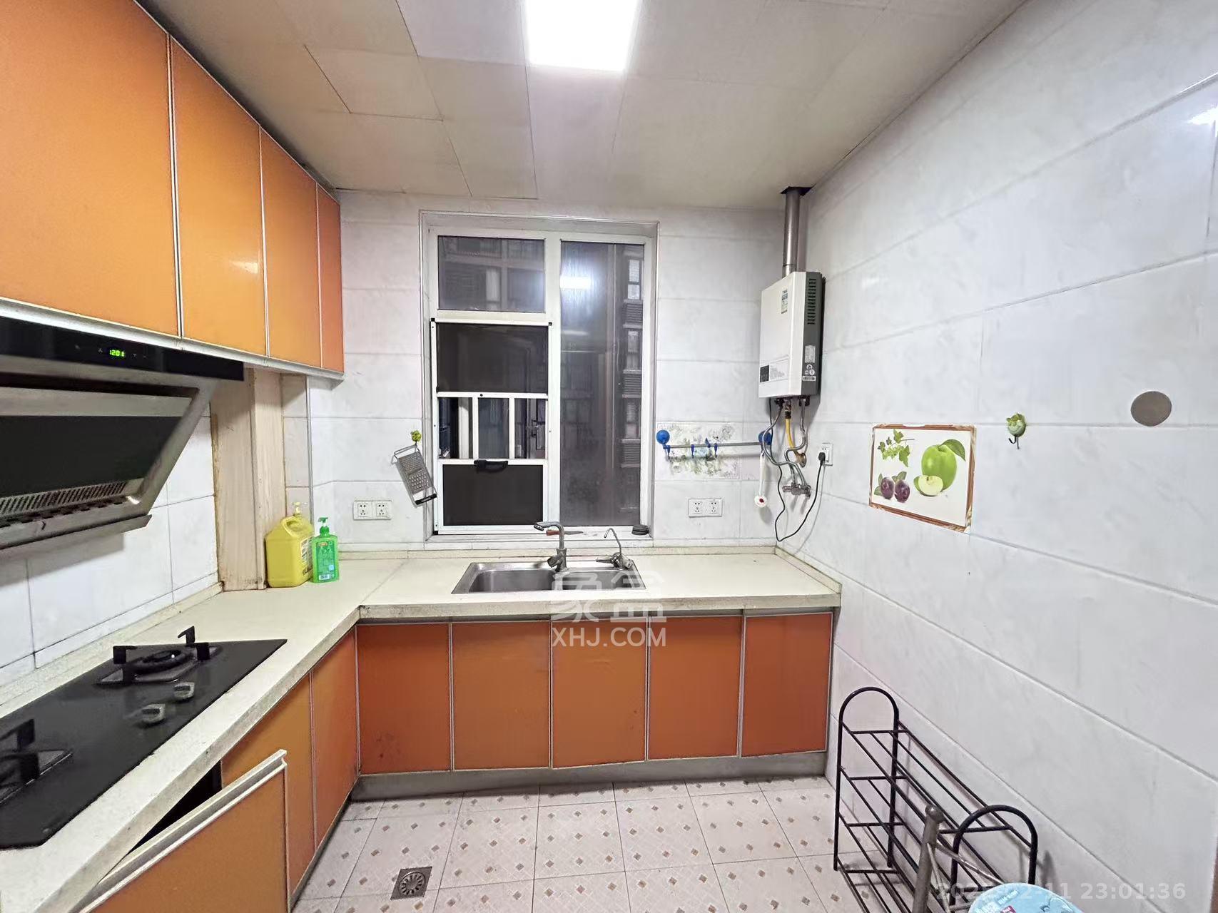 金鼎公园尚  3室2厅1卫    2000.0元/月 金鼎公园尚  3室2厅1卫    2000.0元/月室内图