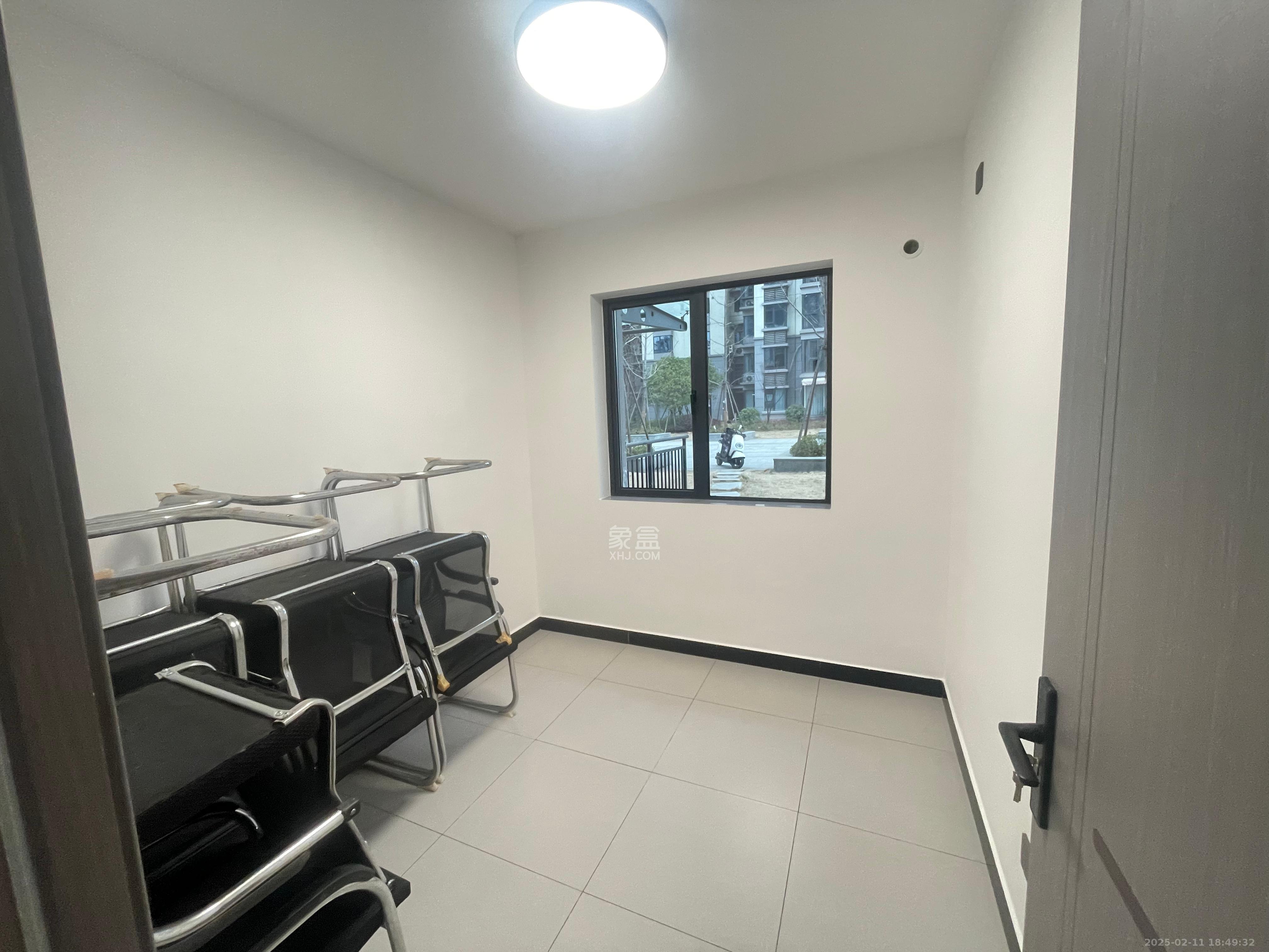 惟智园安置小区 4室2厅2卫 2800.0元/月 惟智园安置小区 4室2厅2卫 2800.0元/月室内图