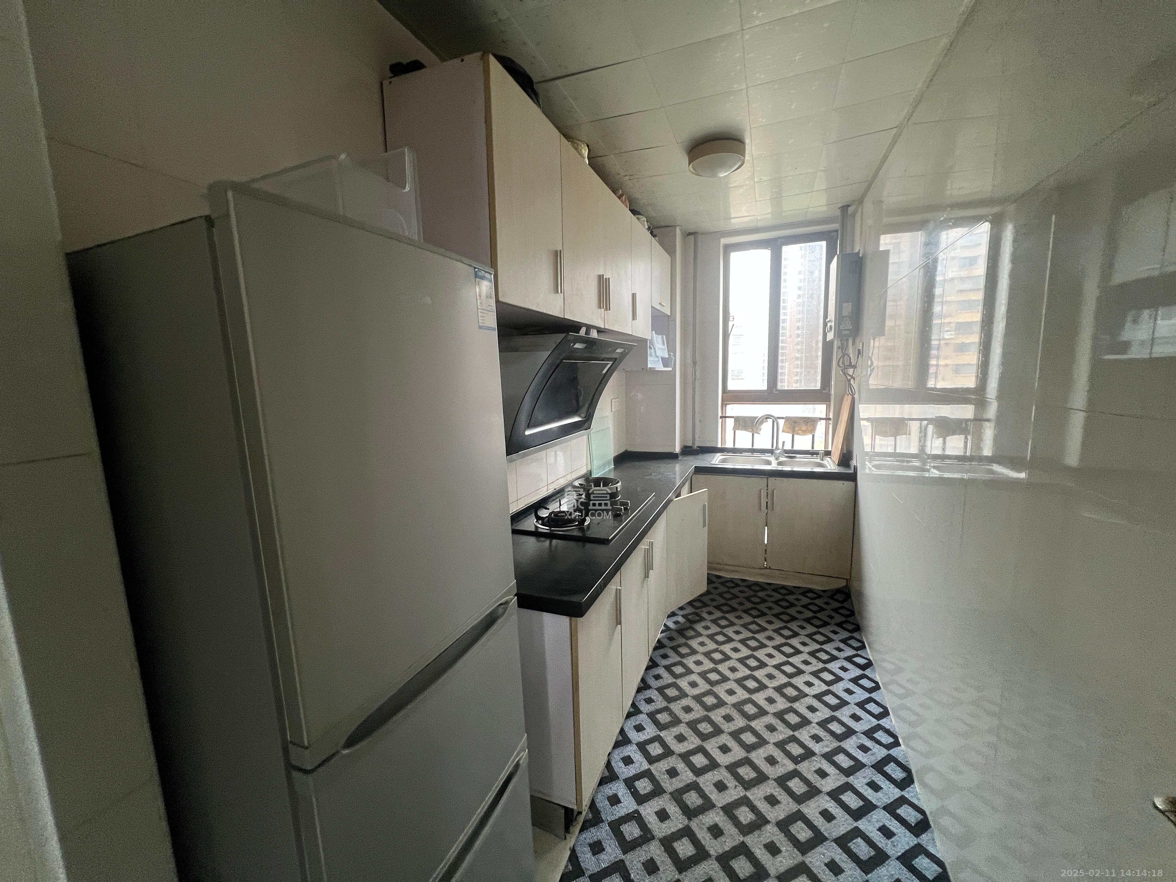 四季星城  3室2厅1卫    1700.0元/月室内图