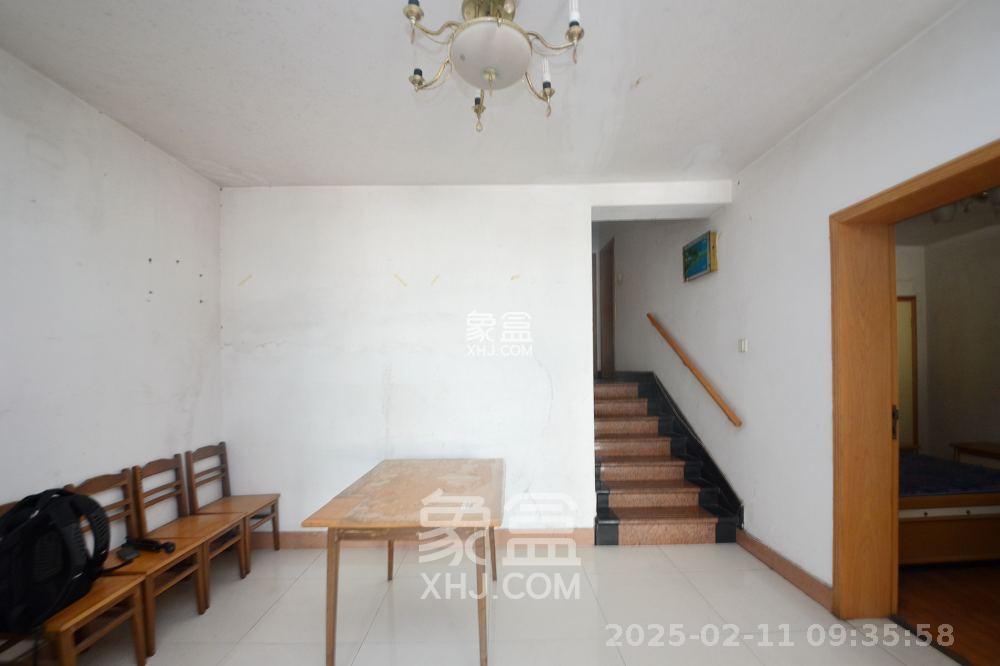 广济苑公寓 3室2厅2卫 2600.0元/月 广济苑公寓 3室2厅2卫 2600.0元/月室内图