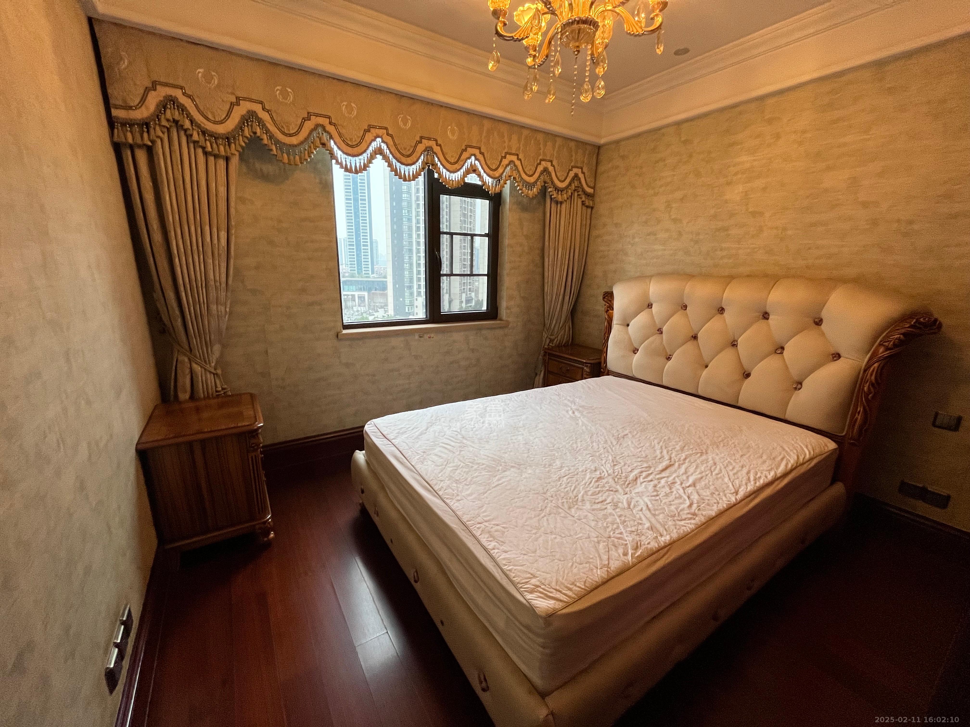 运达中央广场一、二期 4室2厅3卫 15000.0元/月 运达中央广场一、二期 4室2厅3卫 15000.0元/月室内图