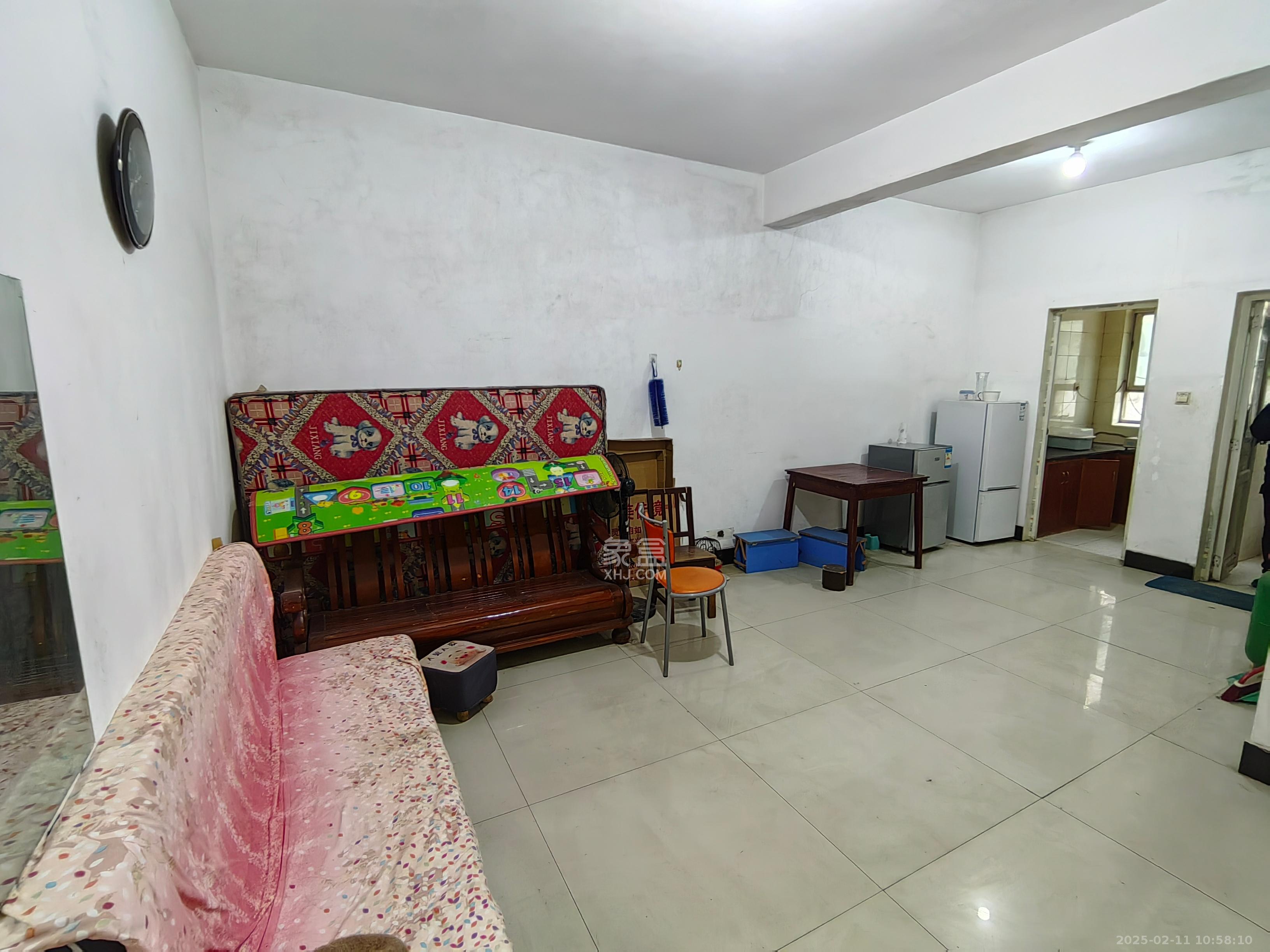 泉塘小区  1室1厅1卫    950.0元/月 泉塘小区  1室1厅1卫    950.0元/月室内图