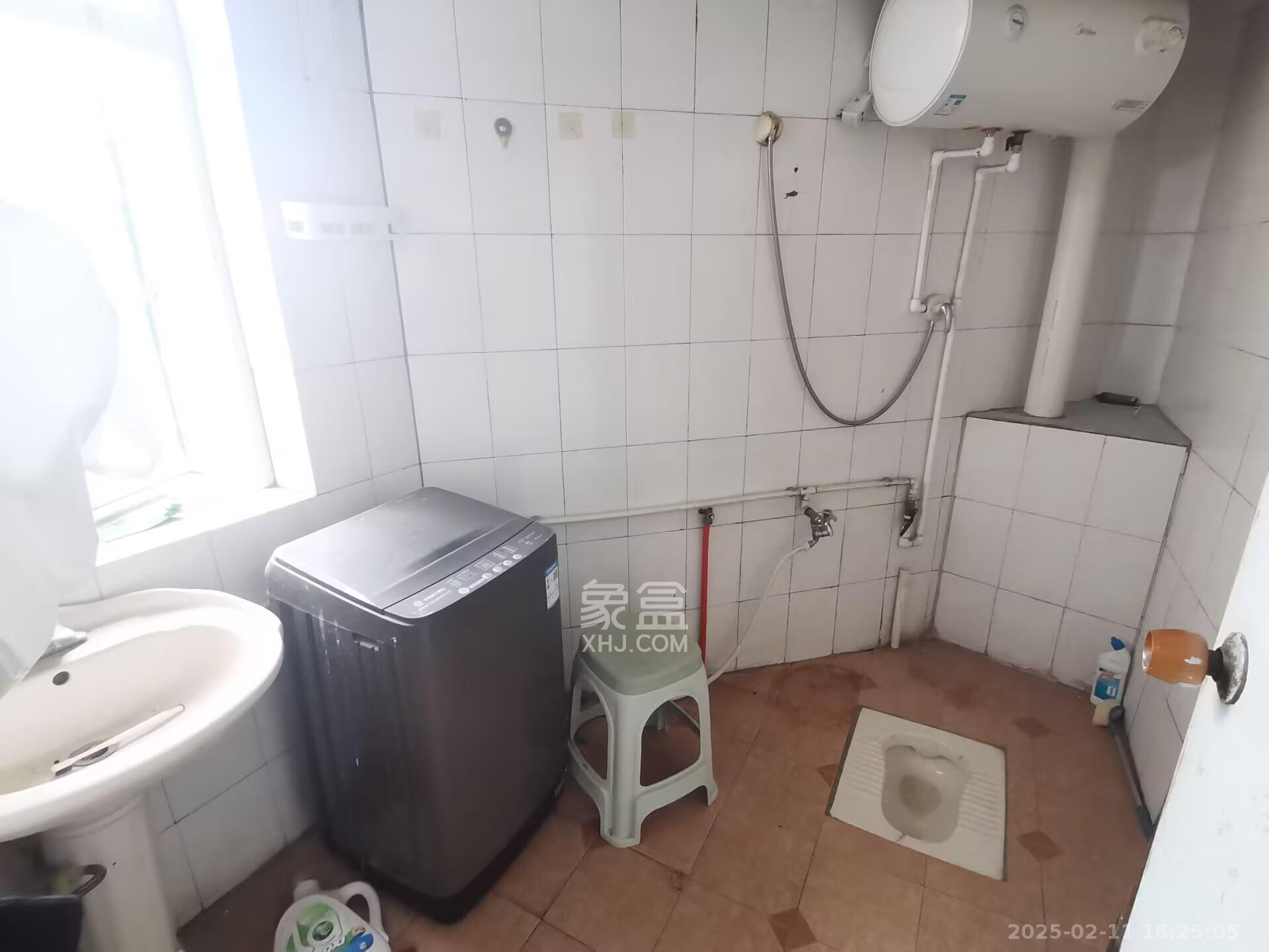 山水人家一二期 1室1厅1卫 1100.0元/月 山水人家一二期 1室1厅1卫 1100.0元/月室内图