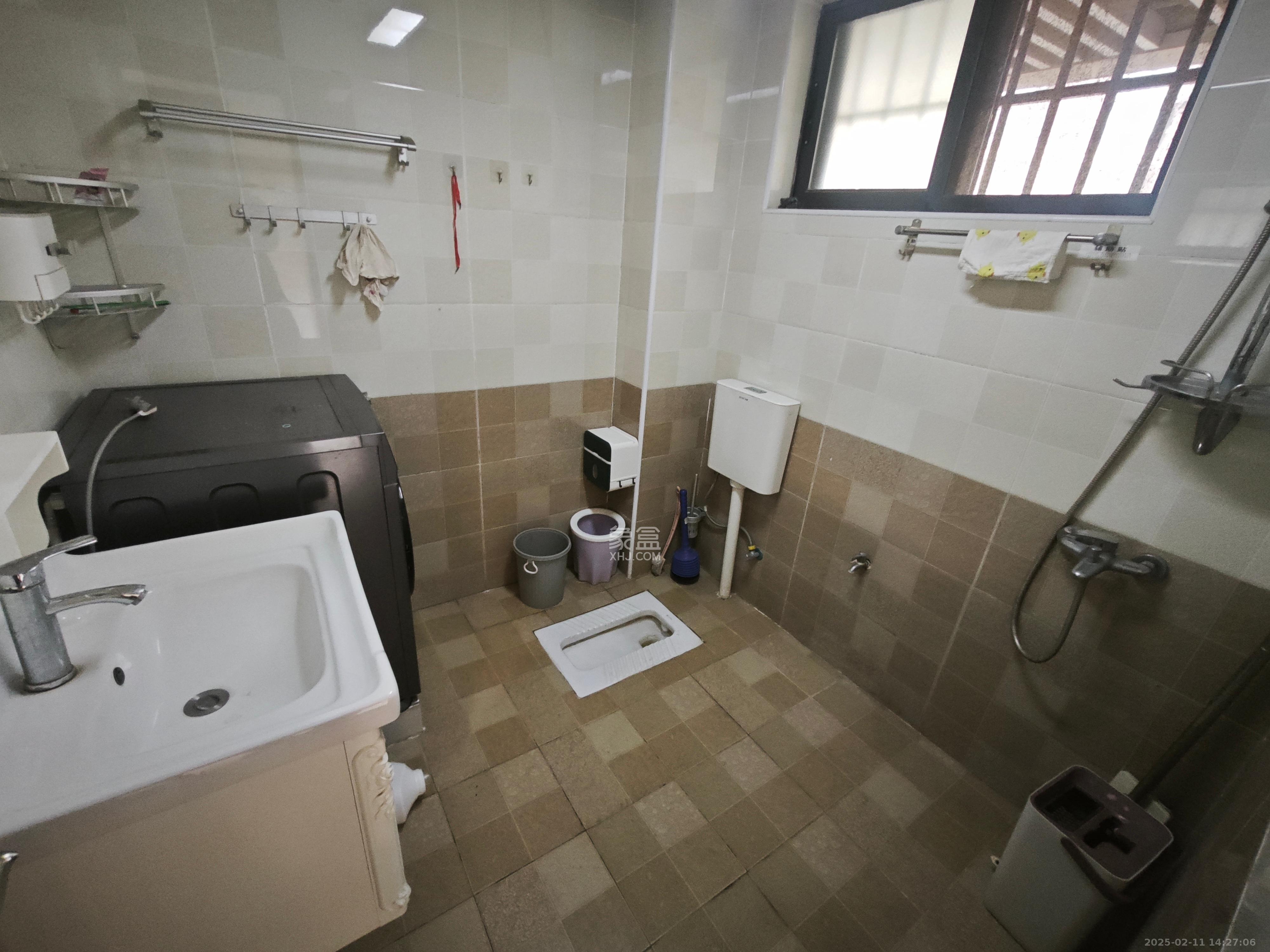 保利城(中航城国际社区、郡原美村) 3室2厅1卫 2300.0元/月 保利城(中航城国际社区、郡原美村) 3室2厅1卫 2300.0元/月室内图