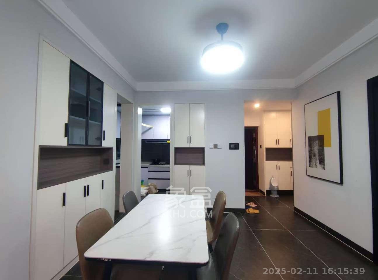 长房半岛蓝湾(观山月)  3室2厅1卫    2800.0元/月 长房半岛蓝湾(观山月)  3室2厅1卫    2800.0元/月室内图