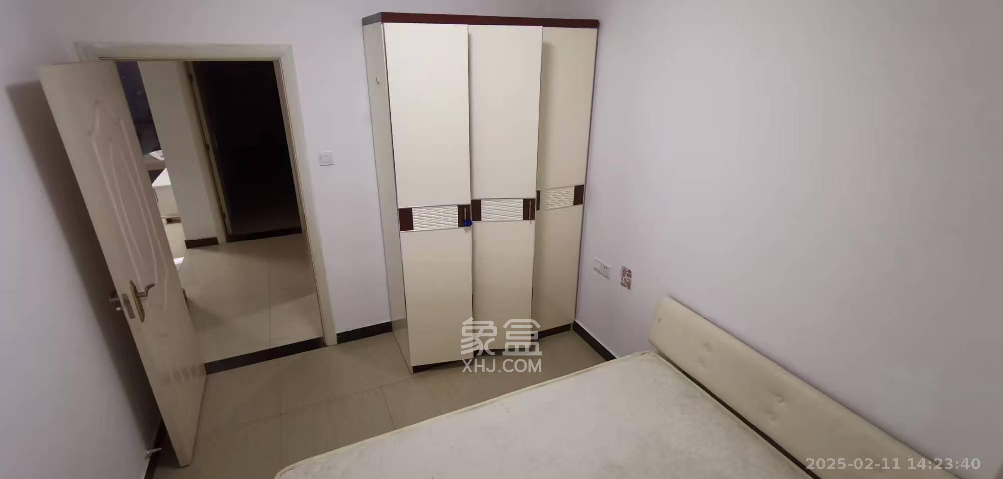光明E城  3室2厅2卫   2500.00元/月室内图