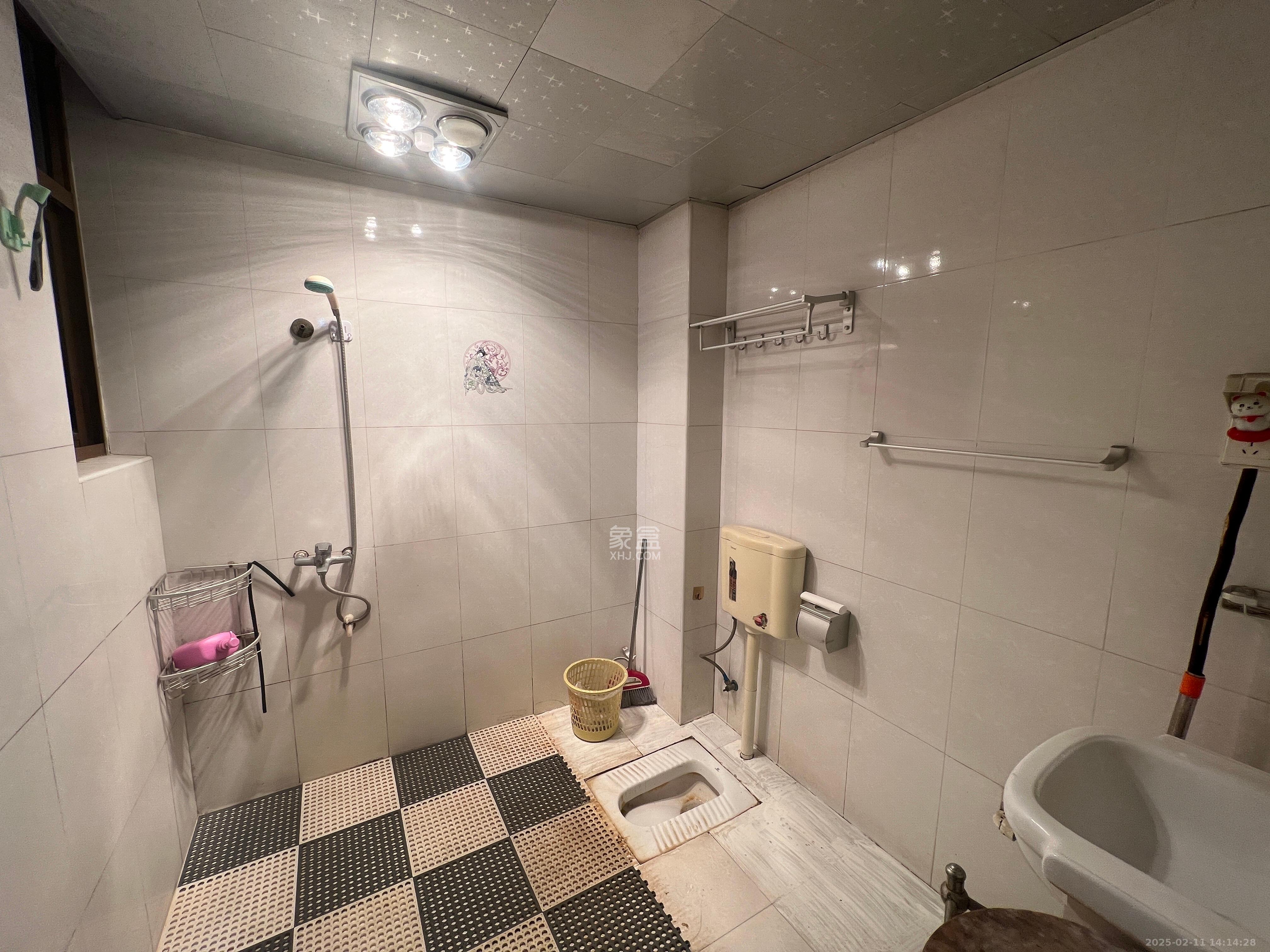 四季星城  3室2厅1卫    1700.0元/月室内图