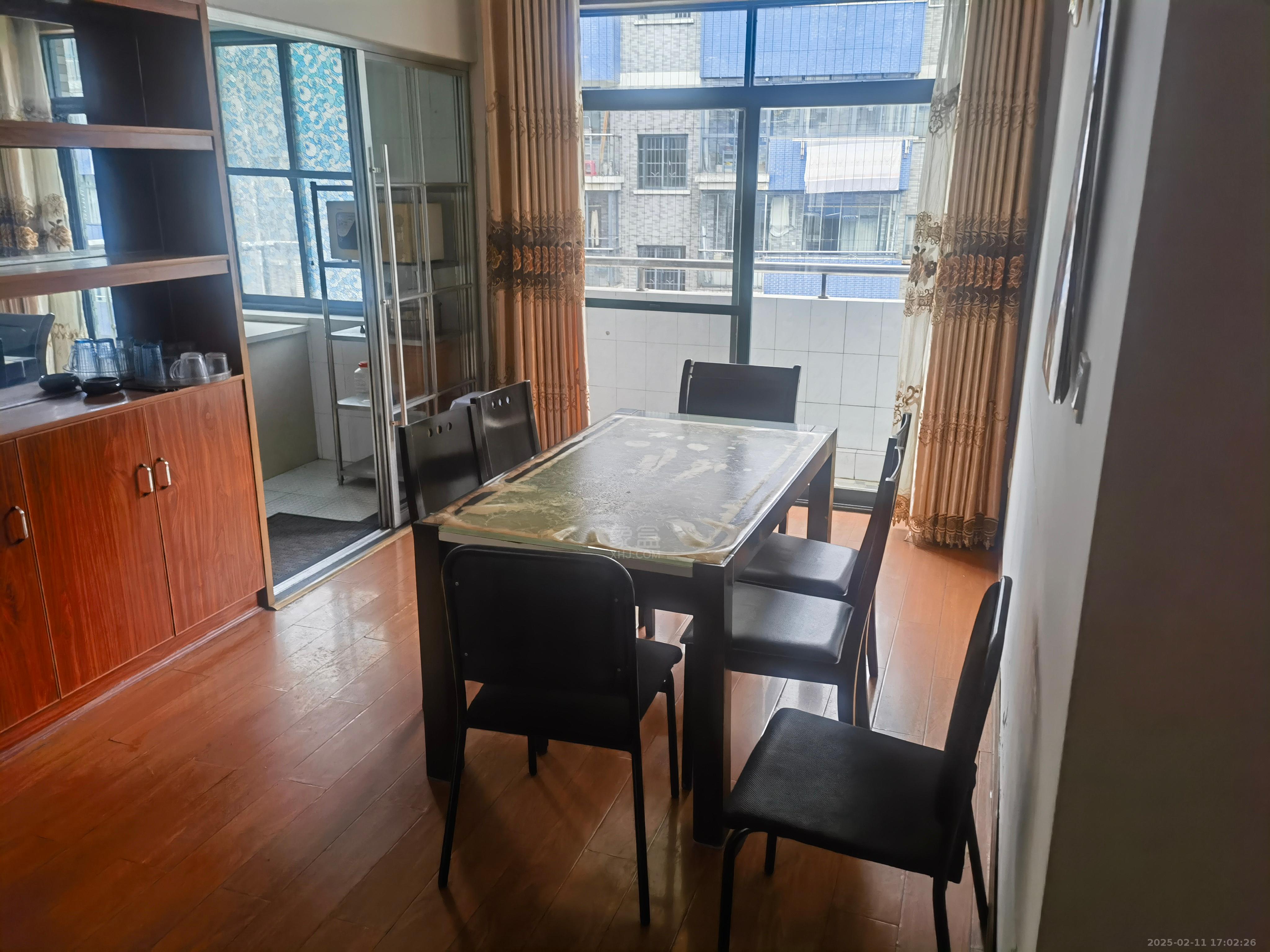 海创明珠花园 3室2厅1卫 1200.0元/月 海创明珠花园 3室2厅1卫 1200.0元/月室内图