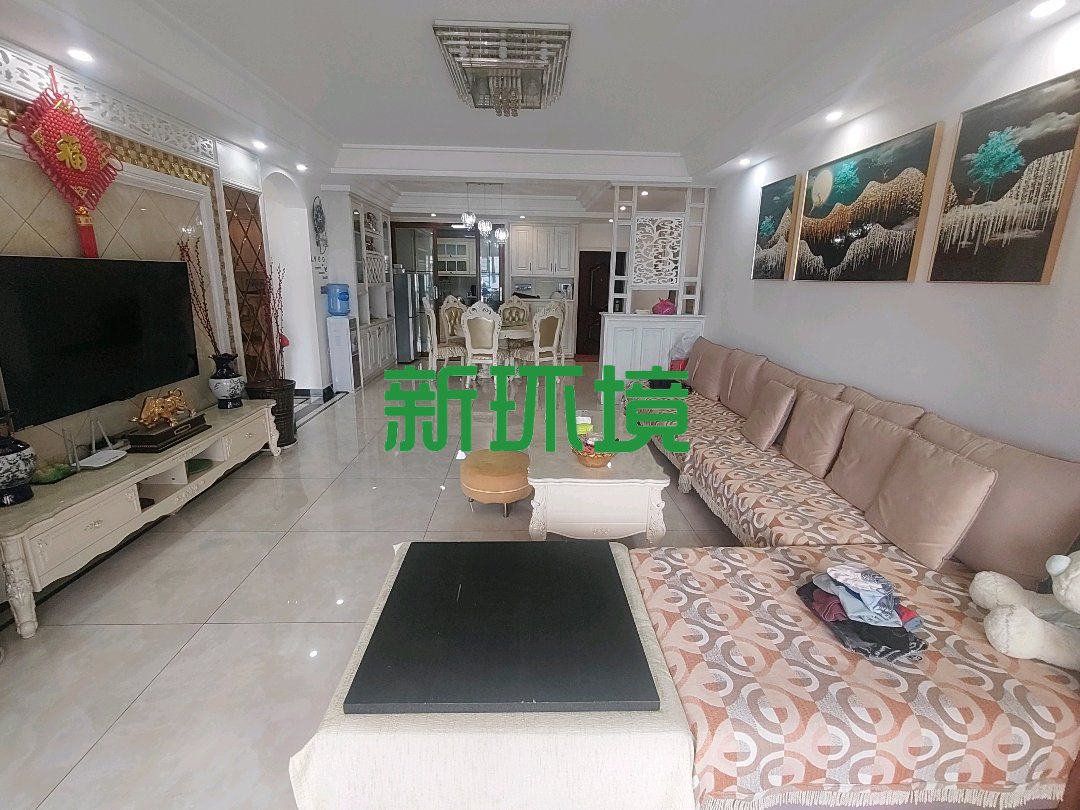 天健佳苑  3室2厅2卫   78.80万客厅