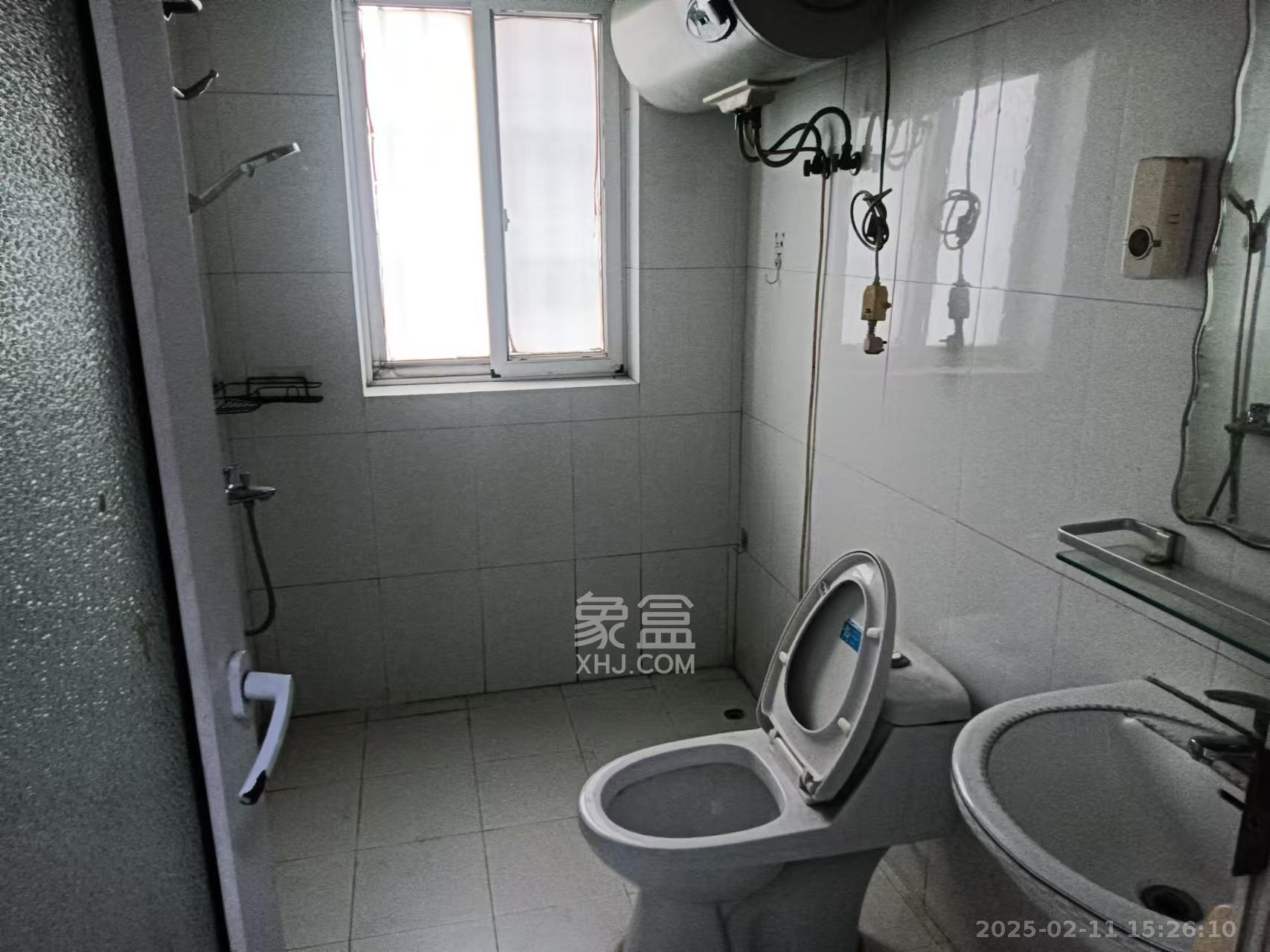 玛依拉山庄 3室2厅2卫 2700.0元/月 玛依拉山庄 3室2厅2卫 2700.0元/月室内图