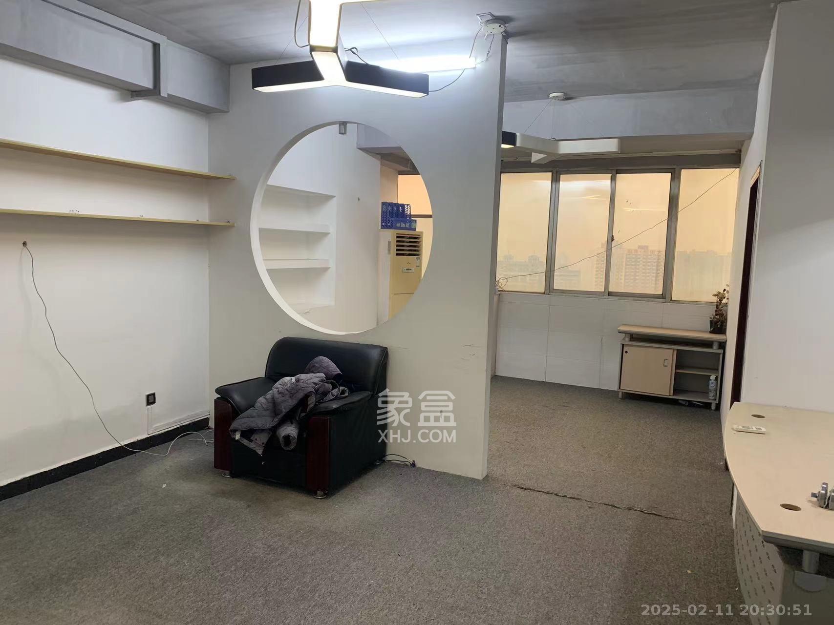 鸿运凯旋国际(科佳电脑城) 3室1厅1卫 3000.0元/月 鸿运凯旋国际(科佳电脑城) 3室1厅1卫 3000.0元/月室内图