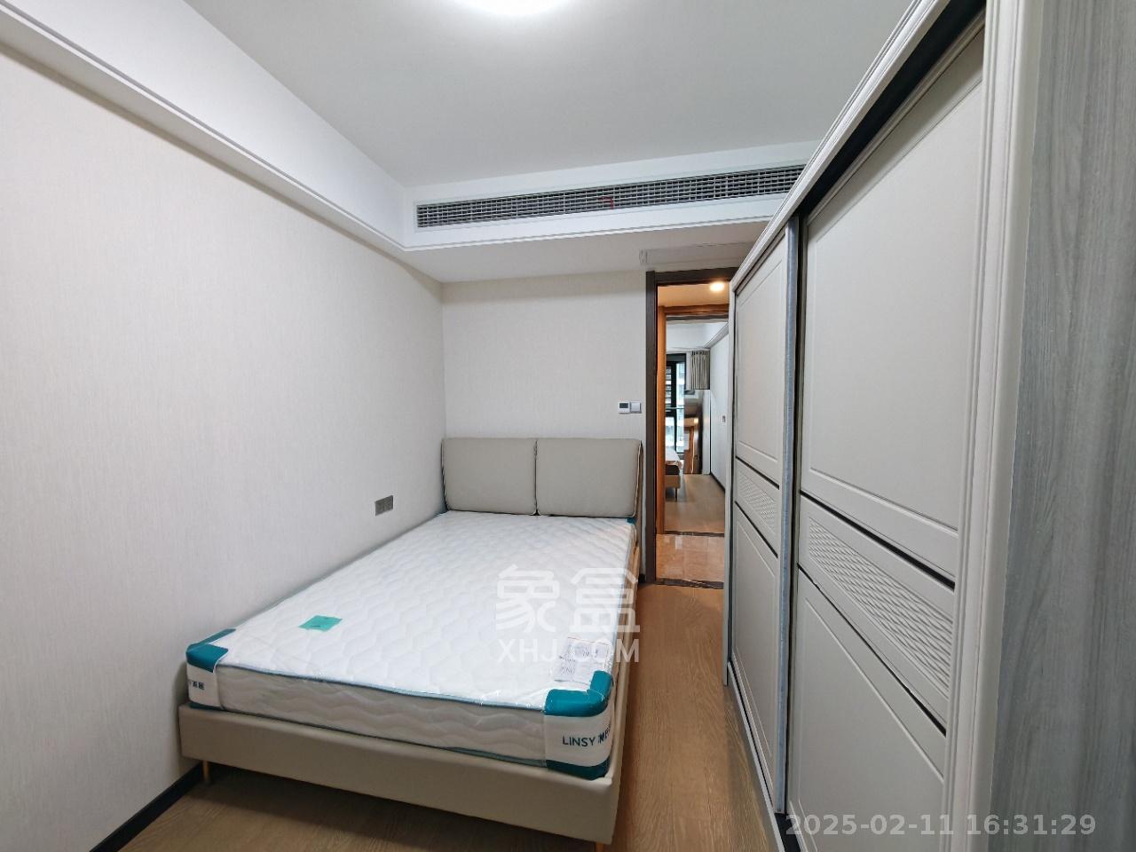 中海阅溪府  5室2厅2卫   5200.00元/月室内图