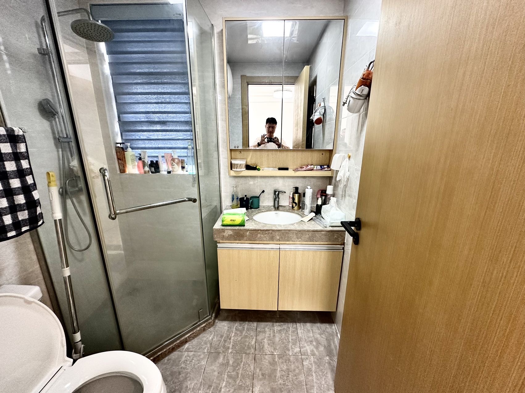 伊泰天骄三期  2室2厅1卫   105.00万卫生间