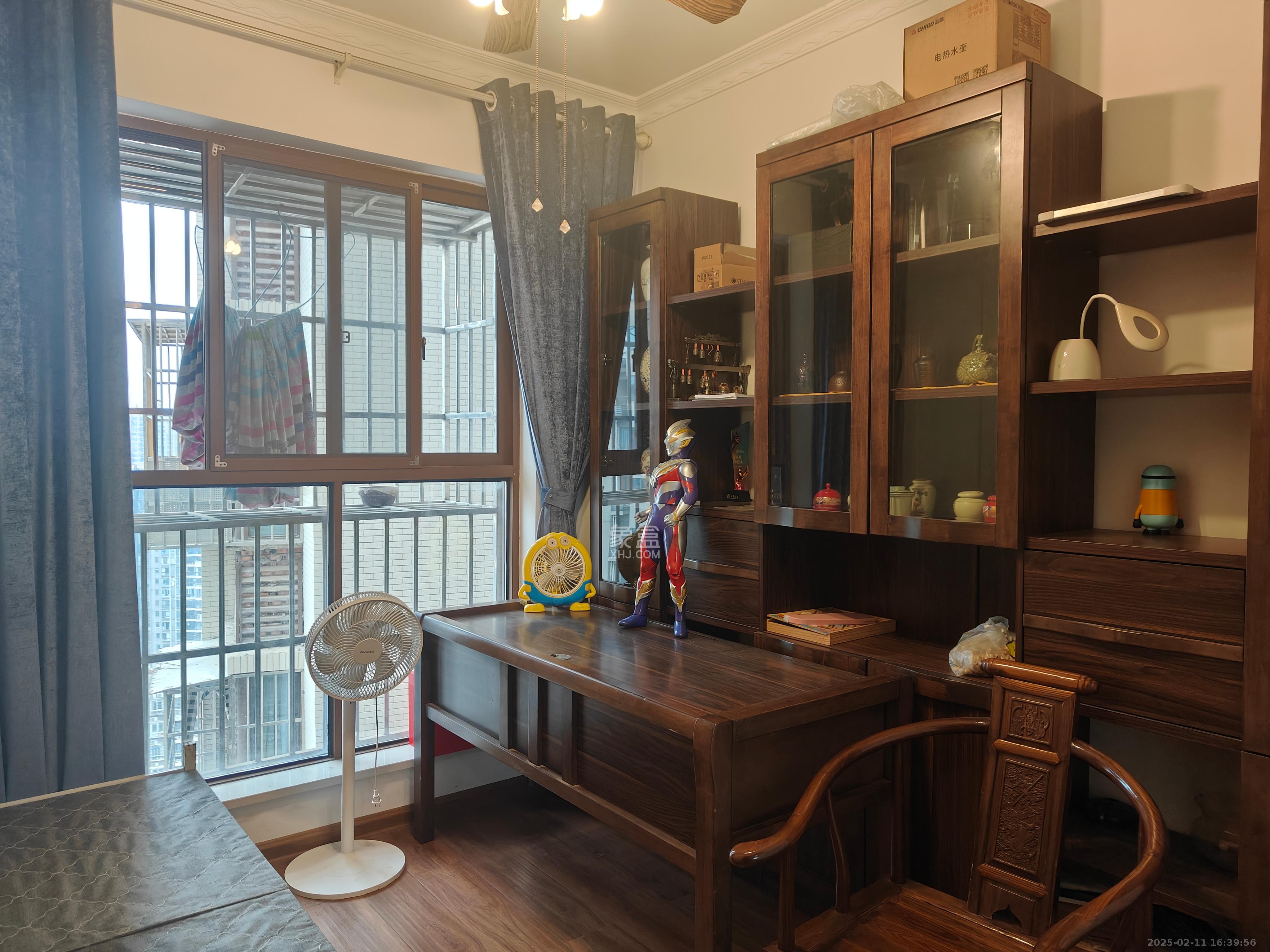 湖湾世景  5室2厅2卫   2700.00元/月室内图