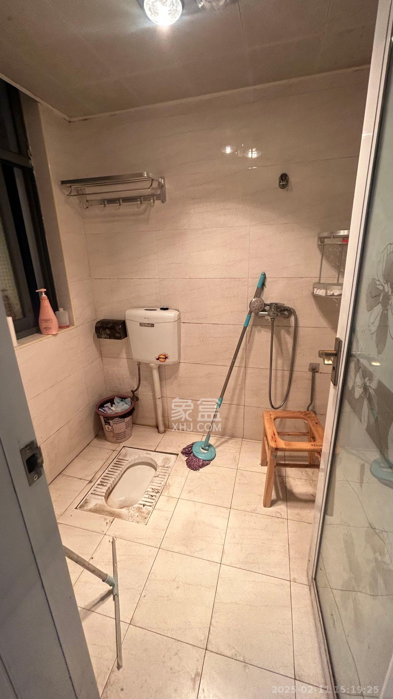 和美星城 2室2厅1卫 1800.0元/月 和美星城 2室2厅1卫 1800.0元/月室内图