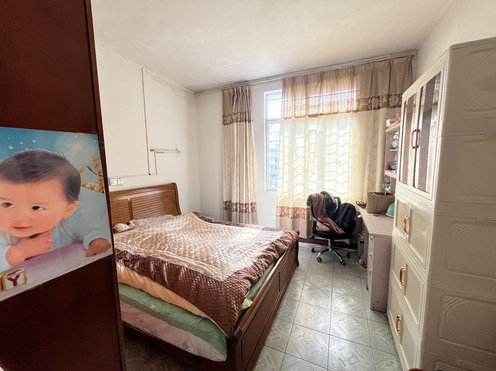 省人事劳动厅宿舍(龙舌坡236号) 3室2厅1卫 77.0万 省人事劳动厅宿舍(龙舌坡236号) 3室2厅1卫 77.0万客厅