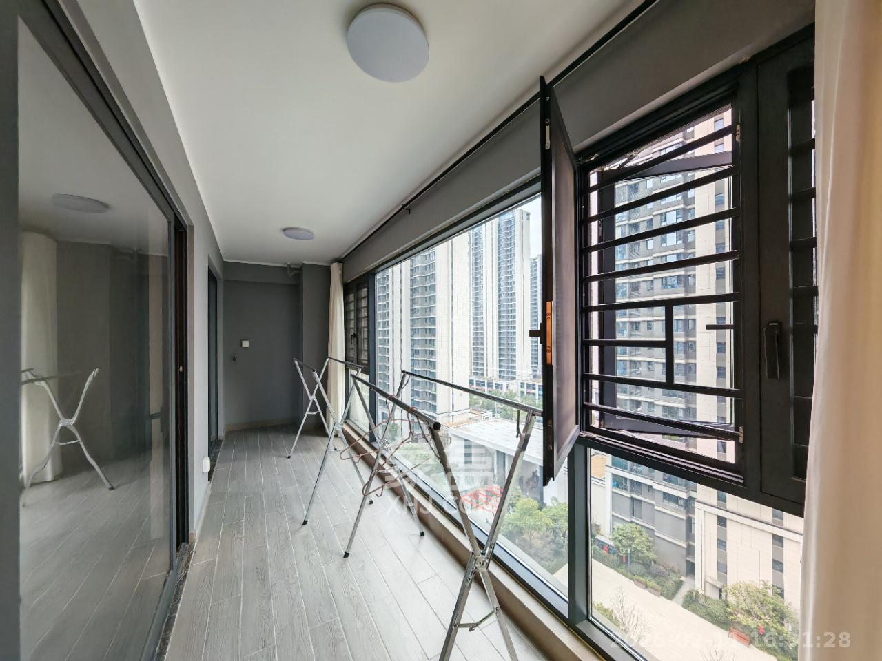 中海阅溪府  5室2厅2卫   5200.00元/月室内图