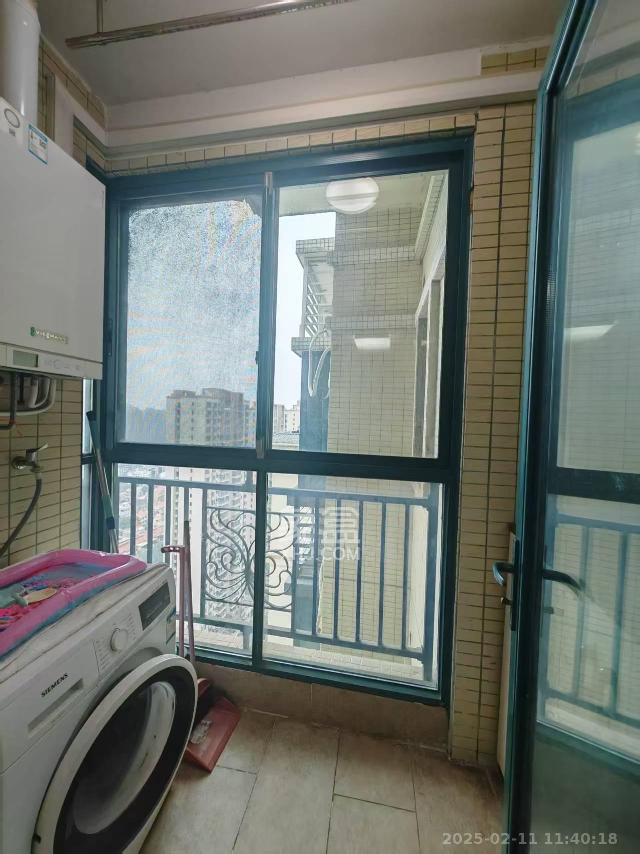 恒大御景湾  3室2厅1卫   3300.00元/月室内图