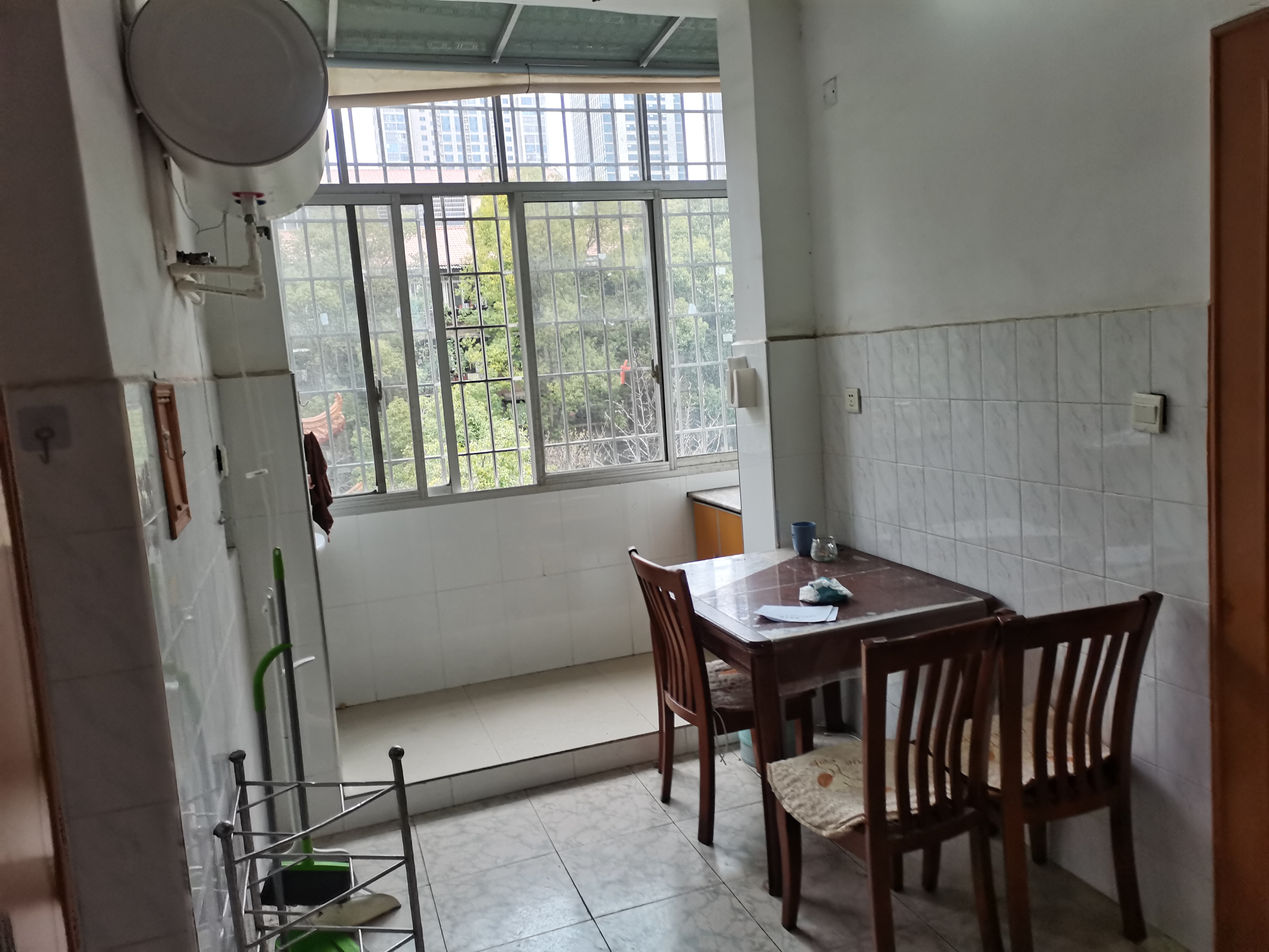 电力局家属楼 3室1厅1卫 1000.0元/月 电力局家属楼 3室1厅1卫 1000.0元/月室内图