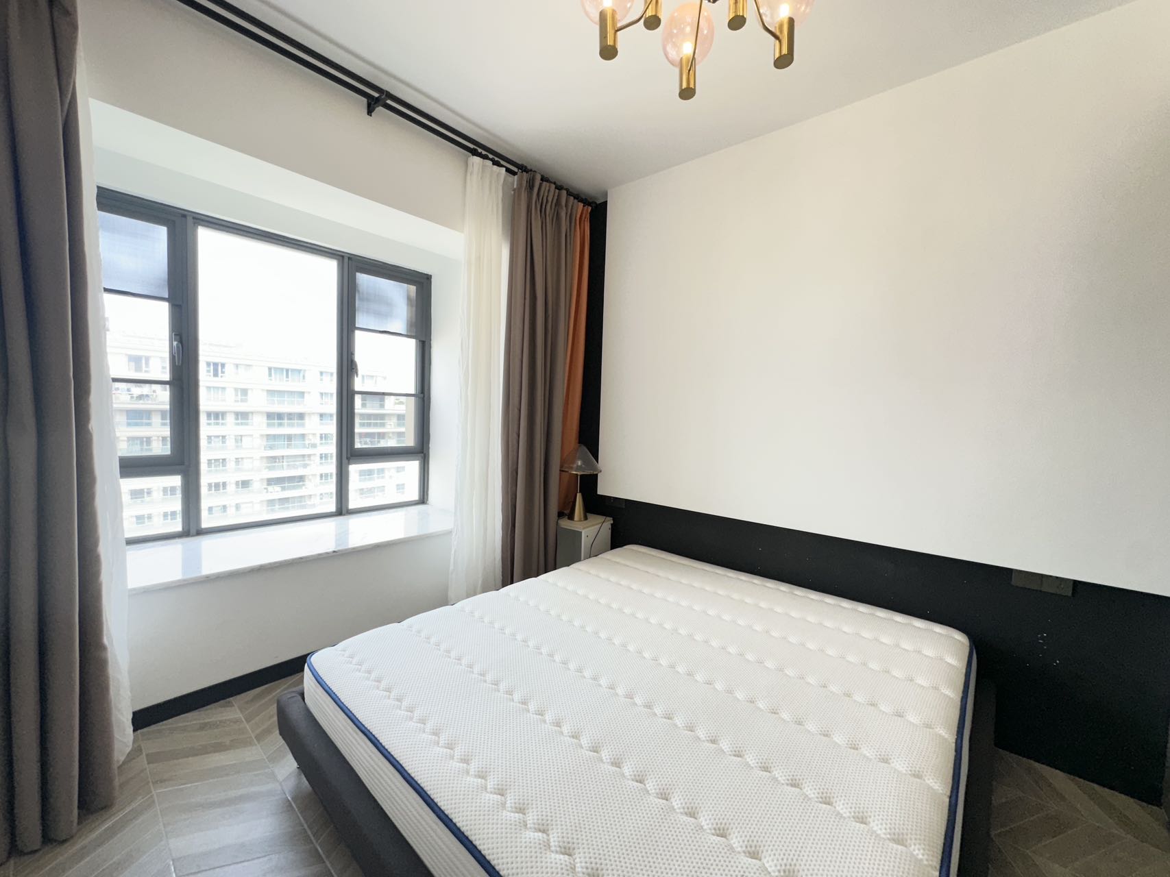 海航豪庭北苑 3室2厅2卫 355.0万 海航豪庭北苑 3室2厅2卫 355.0万客厅