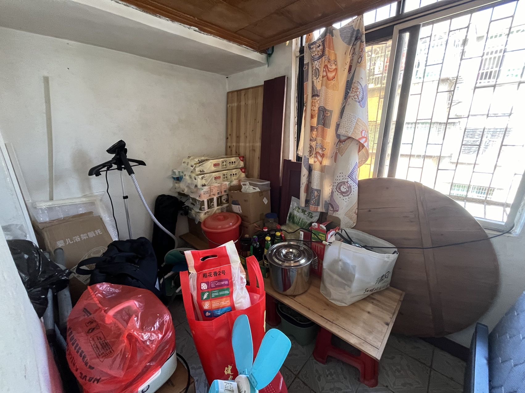 省人事劳动厅宿舍(龙舌坡236号) 3室2厅1卫 77.0万 省人事劳动厅宿舍(龙舌坡236号) 3室2厅1卫 77.0万客厅