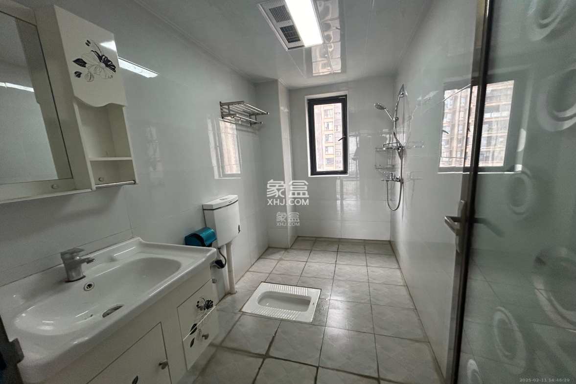 中建嘉和城  3室2厅2卫    2200.0元/月 中建嘉和城  3室2厅2卫    2200.0元/月室内图