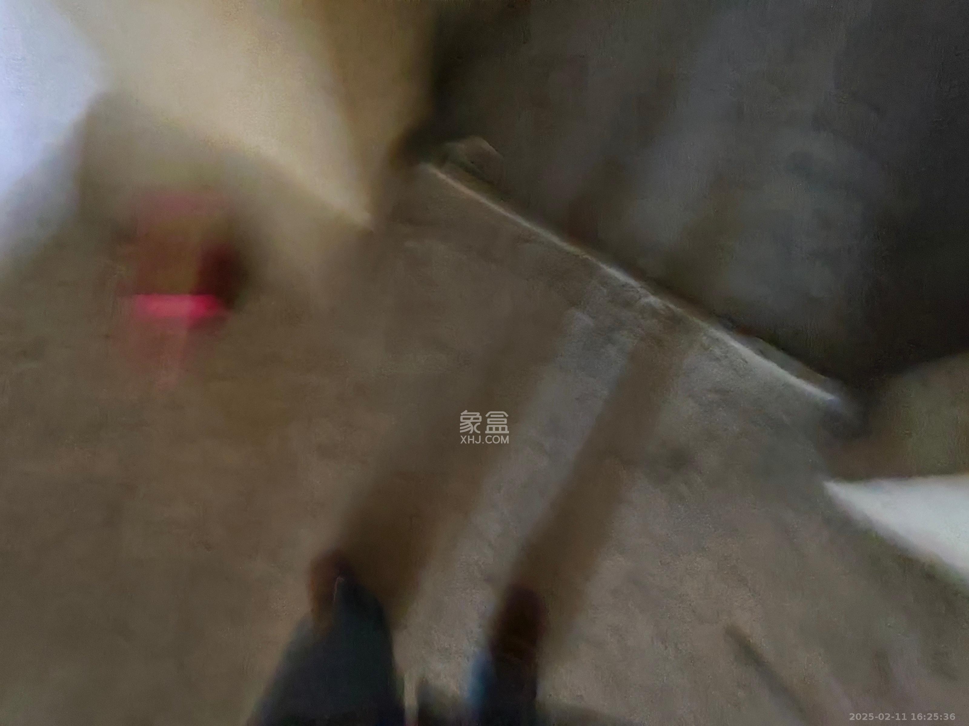 金侨城  3室2厅1卫   48.00万客厅