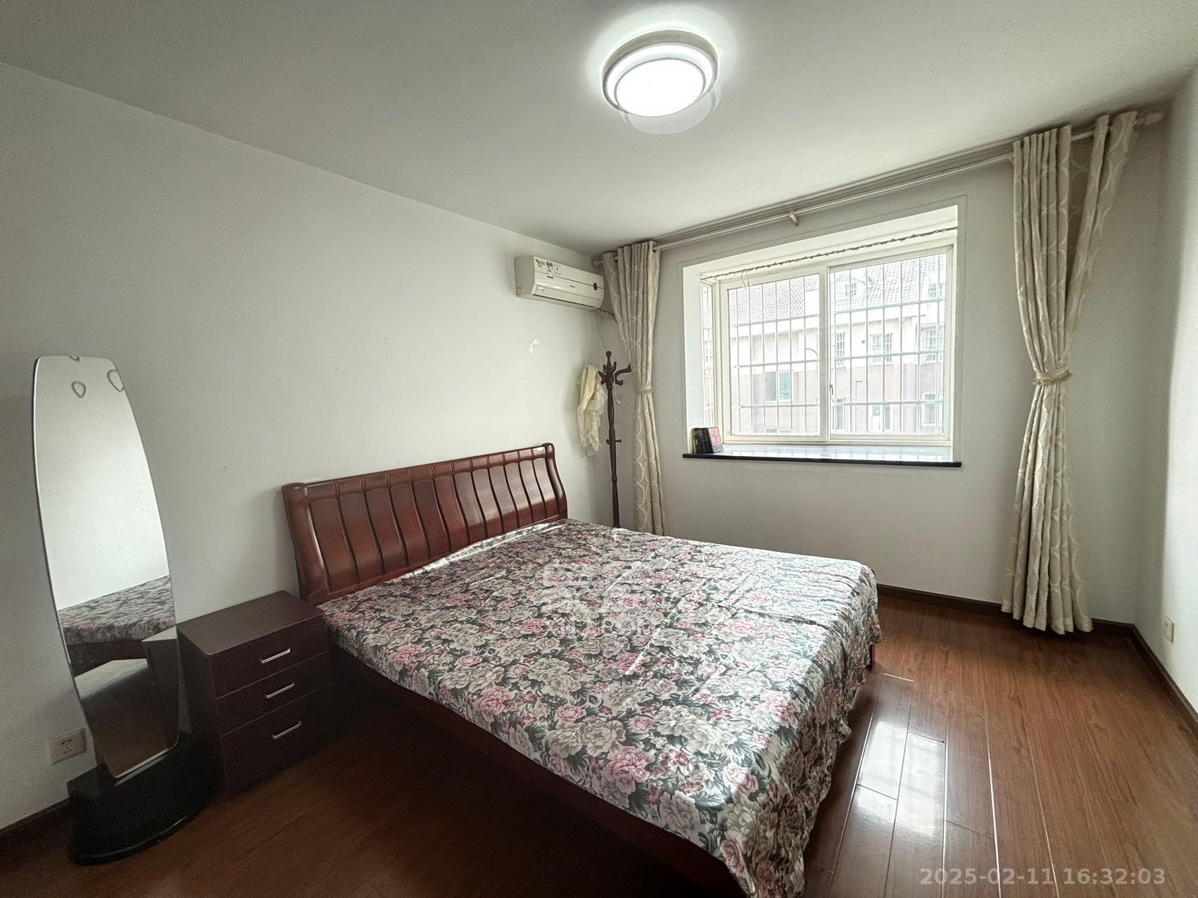 湘樟园小区(湘樟家园) 3室2厅2卫 1400.0元/月 湘樟园小区(湘樟家园) 3室2厅2卫 1400.0元/月室内图