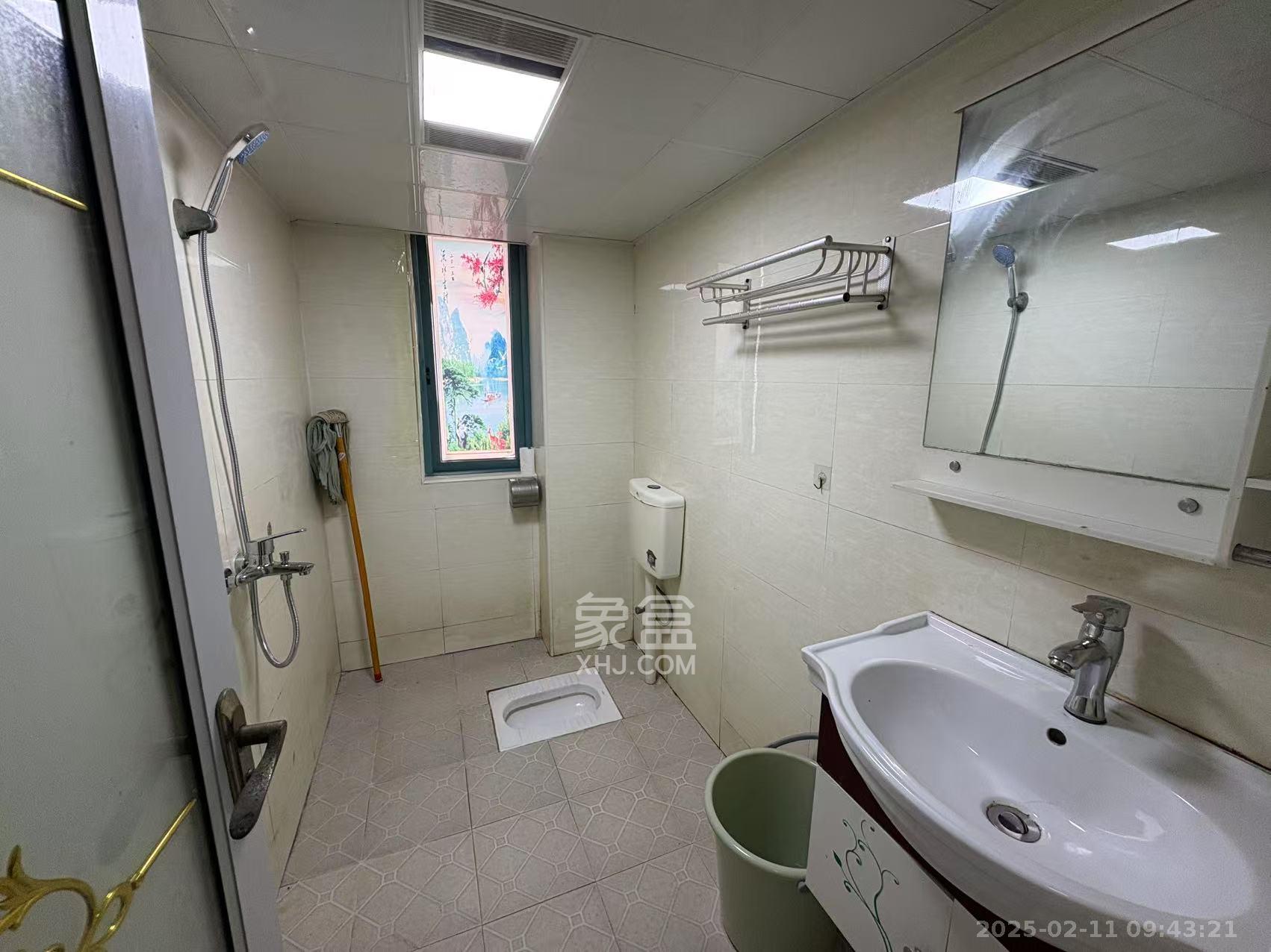 蝴蝶谷 1室2厅1卫 1800.0元/月 蝴蝶谷 1室2厅1卫 1800.0元/月室内图