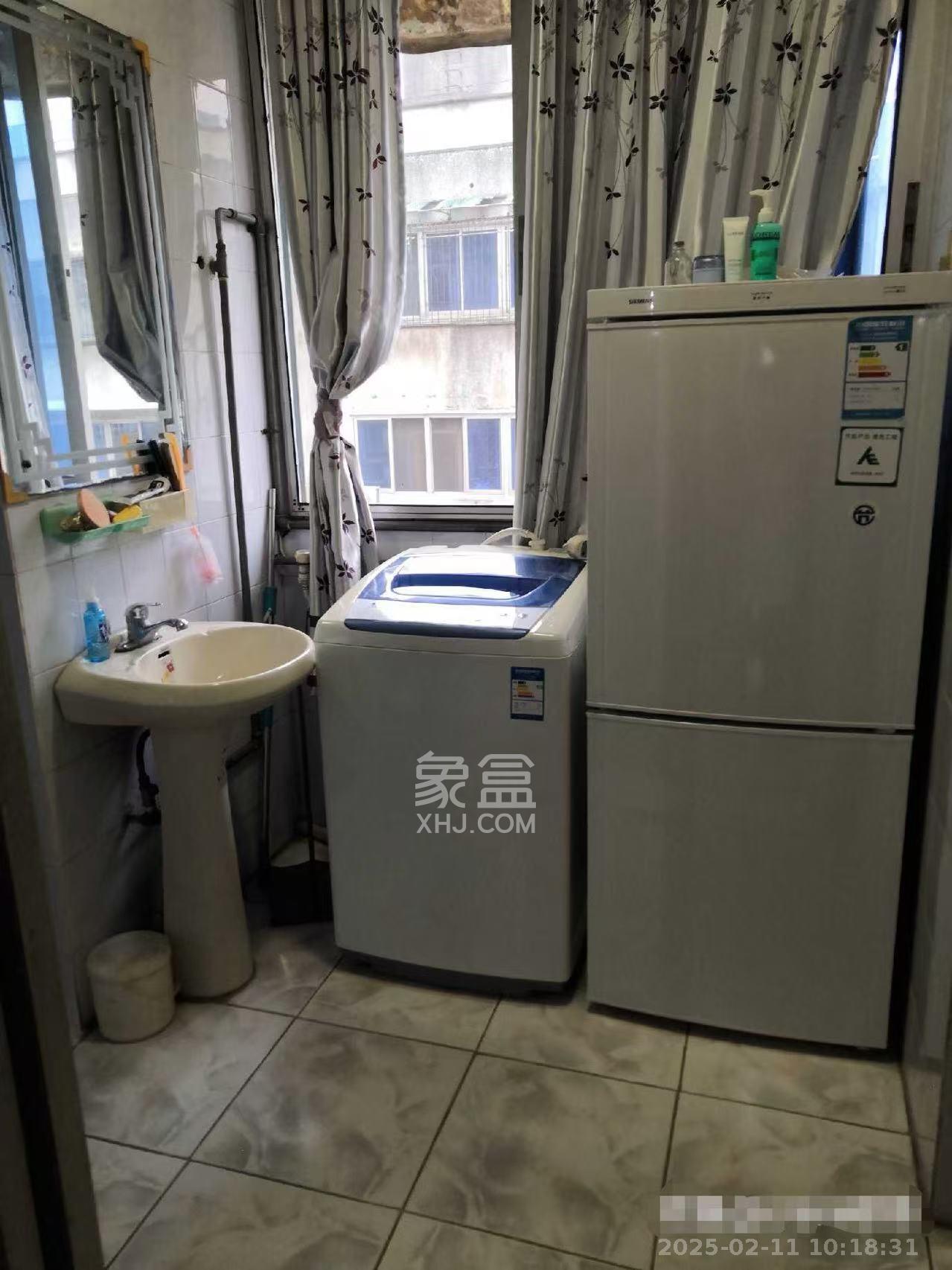 枫林小区 2室1厅1卫 1300.0元/月 枫林小区 2室1厅1卫 1300.0元/月室内图