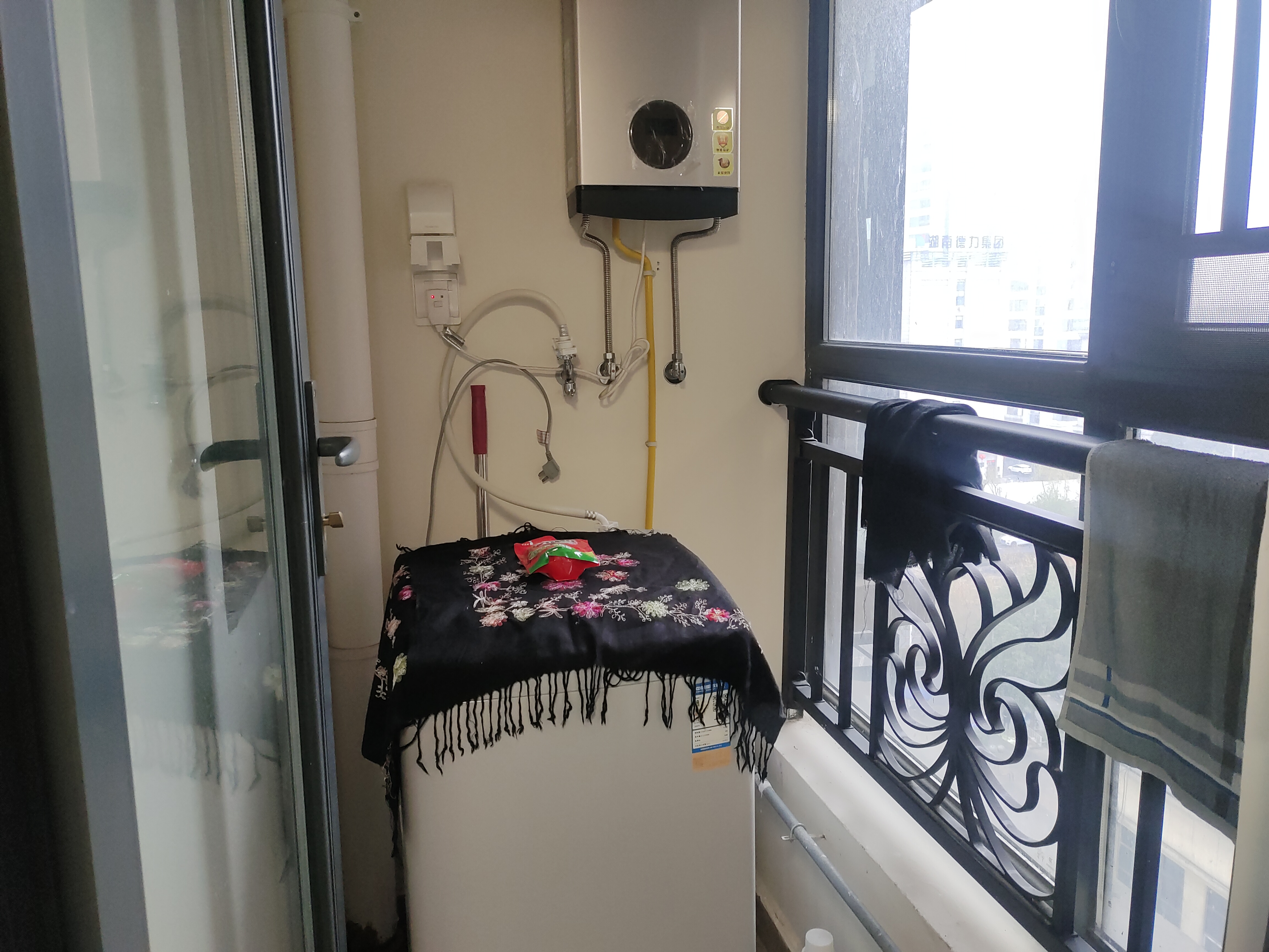 恒大华府 3室2厅1卫 1800.0元/月 恒大华府 3室2厅1卫 1800.0元/月室内图