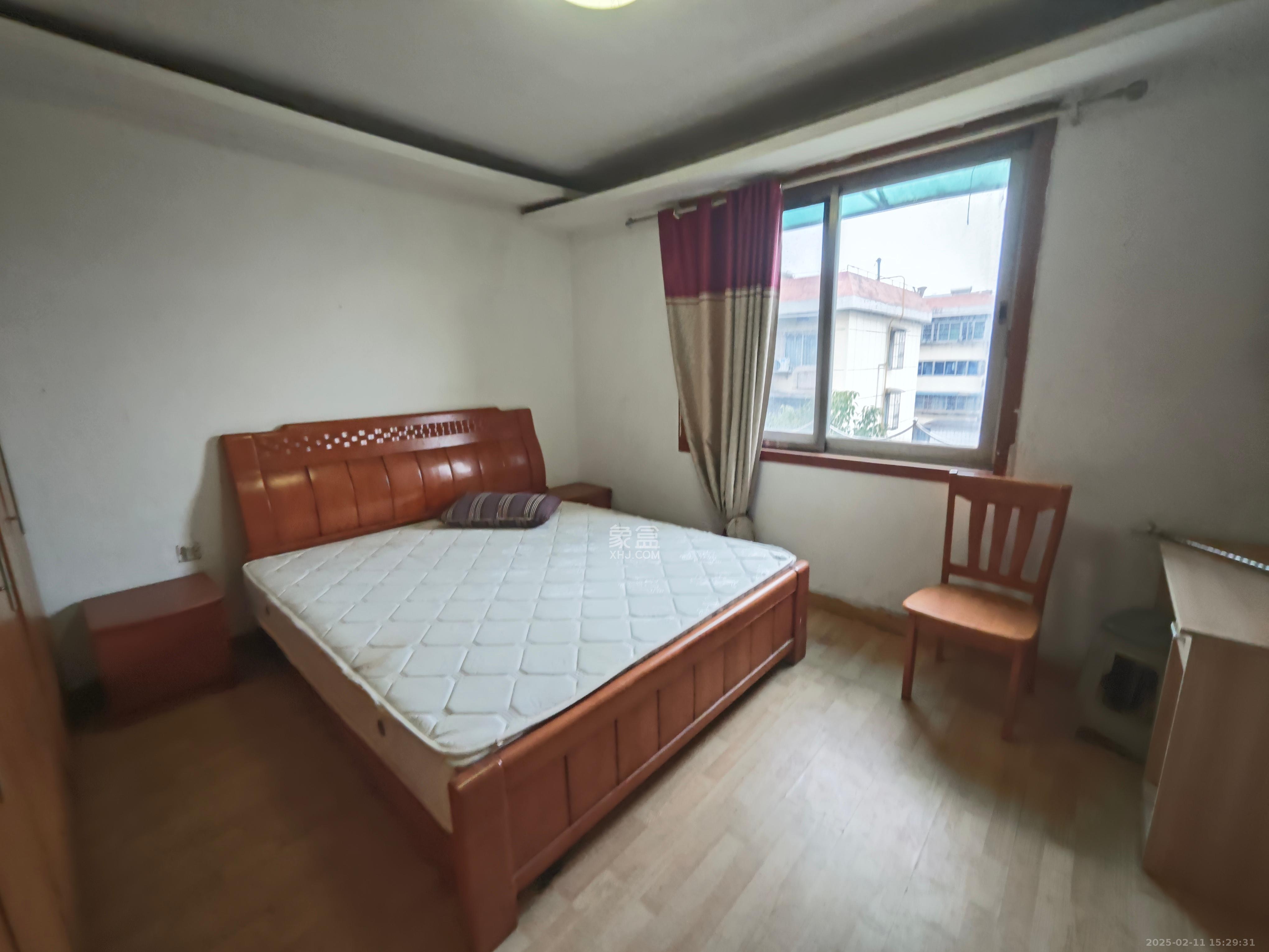 新天小区  3室2厅1卫   1500.00元/月室内图