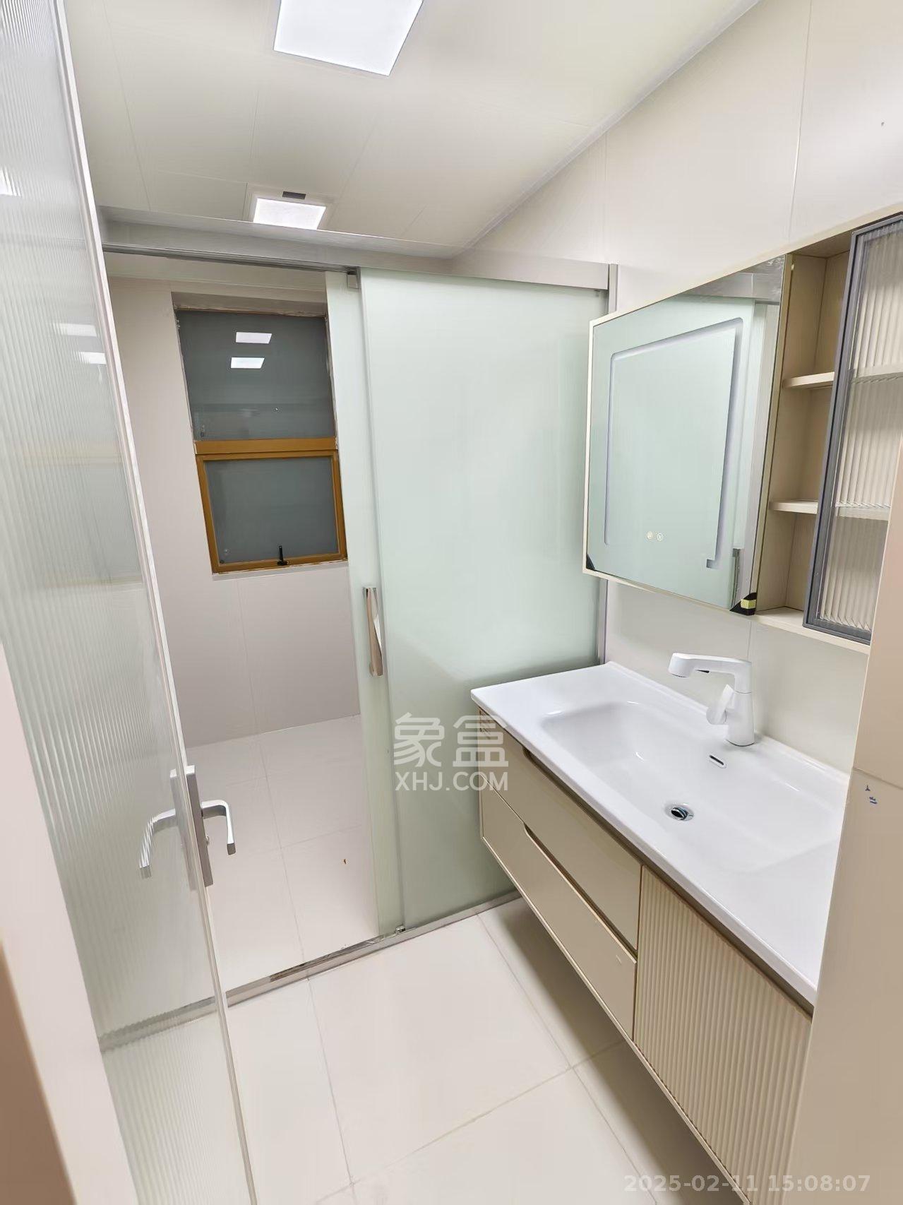 新时代广场  3室1厅1卫    3800.0元/月 新时代广场  3室1厅1卫    3800.0元/月