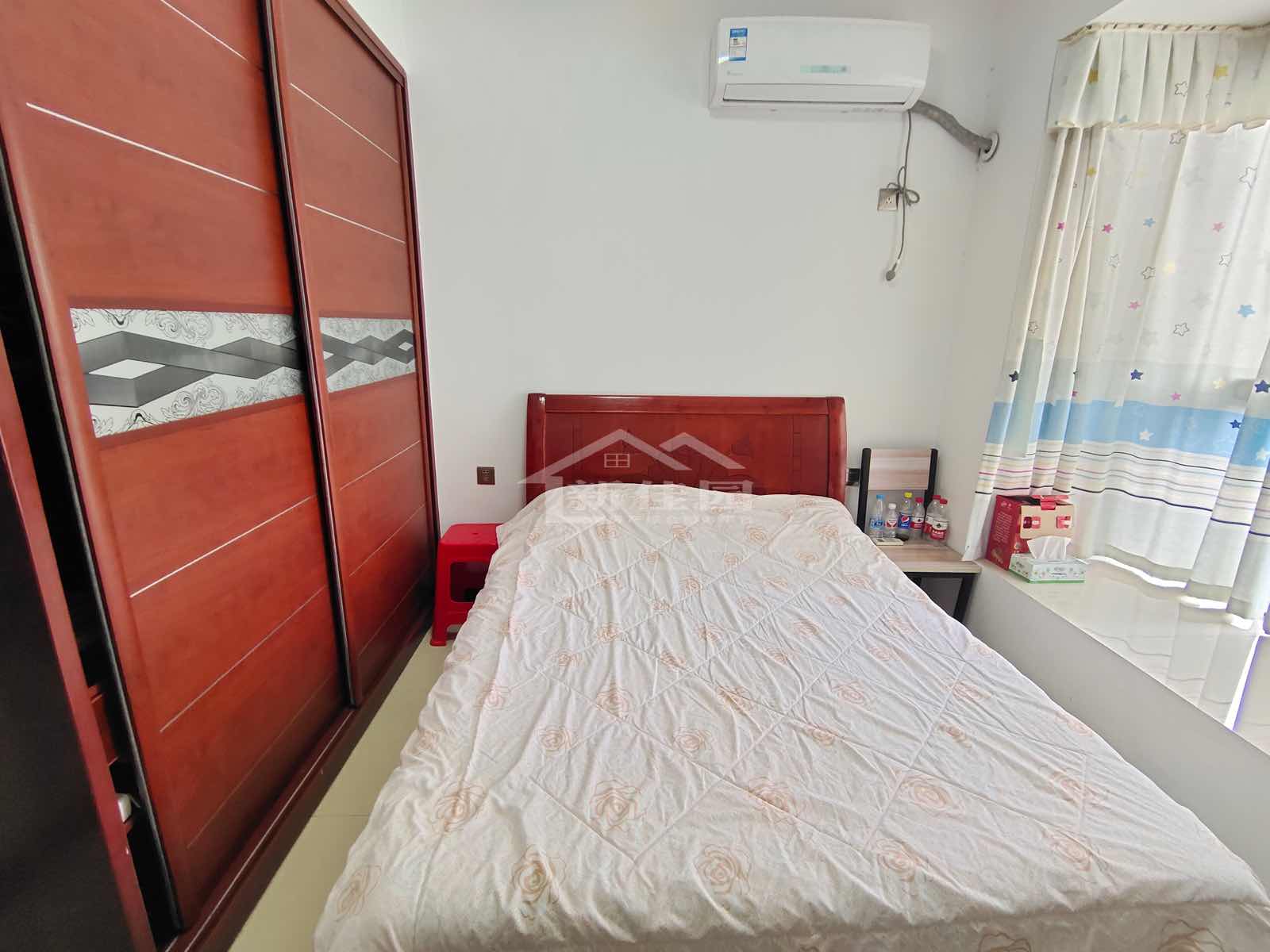 天健佳苑  4室2厅1卫   91.00万卧室