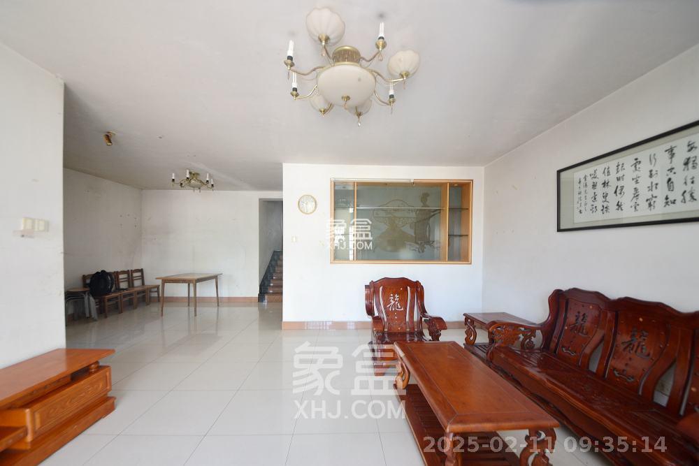 广济苑公寓 3室2厅2卫 2600.0元/月 广济苑公寓 3室2厅2卫 2600.0元/月室内图