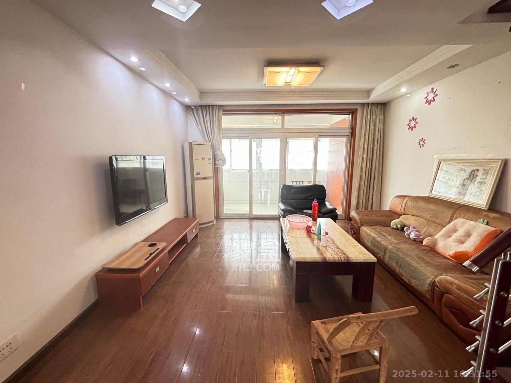 湘樟园小区(湘樟家园) 3室2厅2卫 1400.0元/月 湘樟园小区(湘樟家园) 3室2厅2卫 1400.0元/月室内图