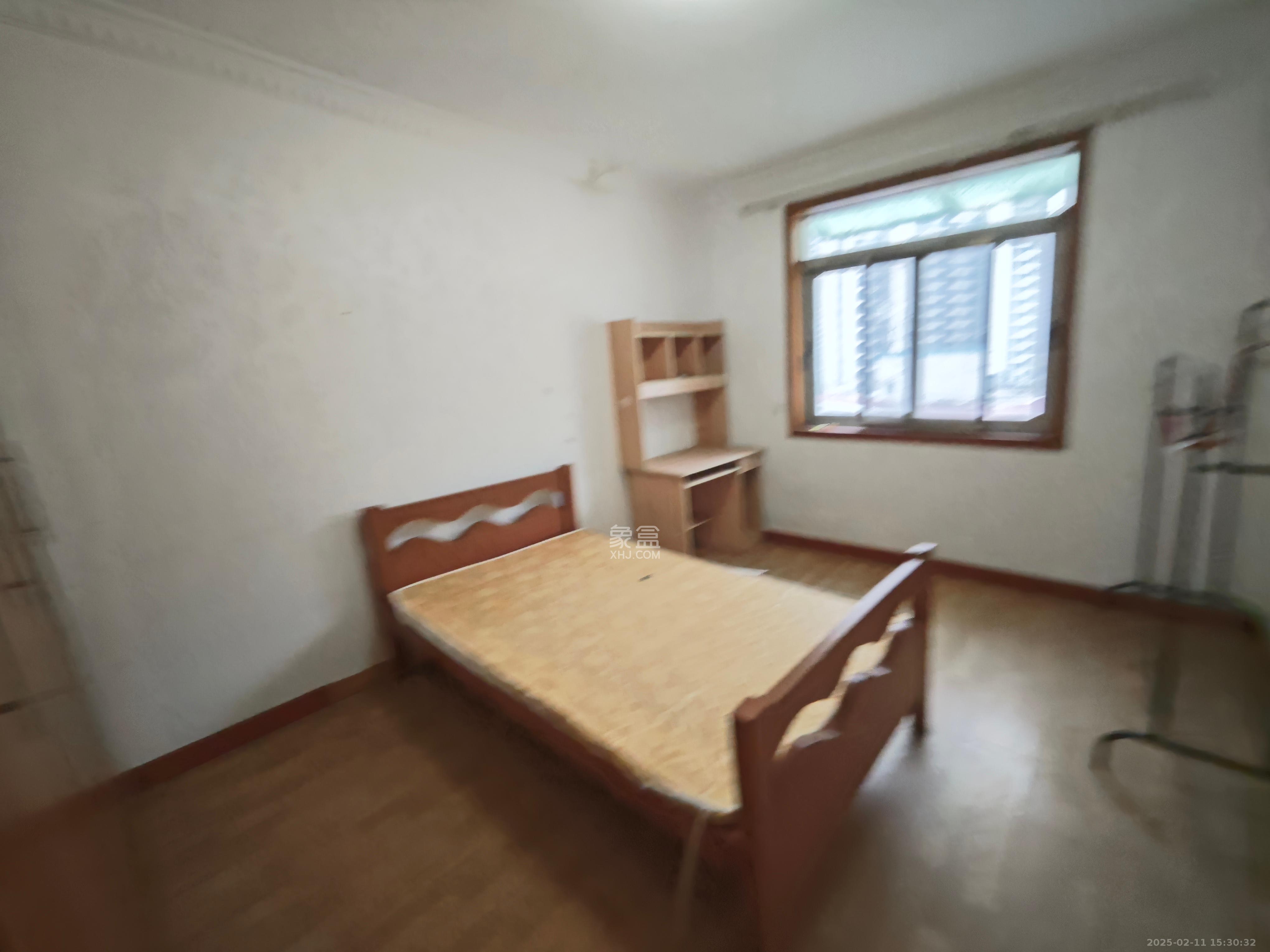 新天小区 3室2厅1卫 1300.0元/月 新天小区 3室2厅1卫 1300.0元/月室内图