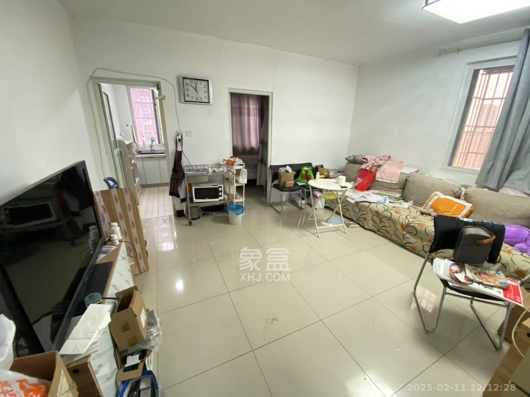 巧克力空间（建鸿达现代大厦）  2室2厅1卫   2000.00元/月