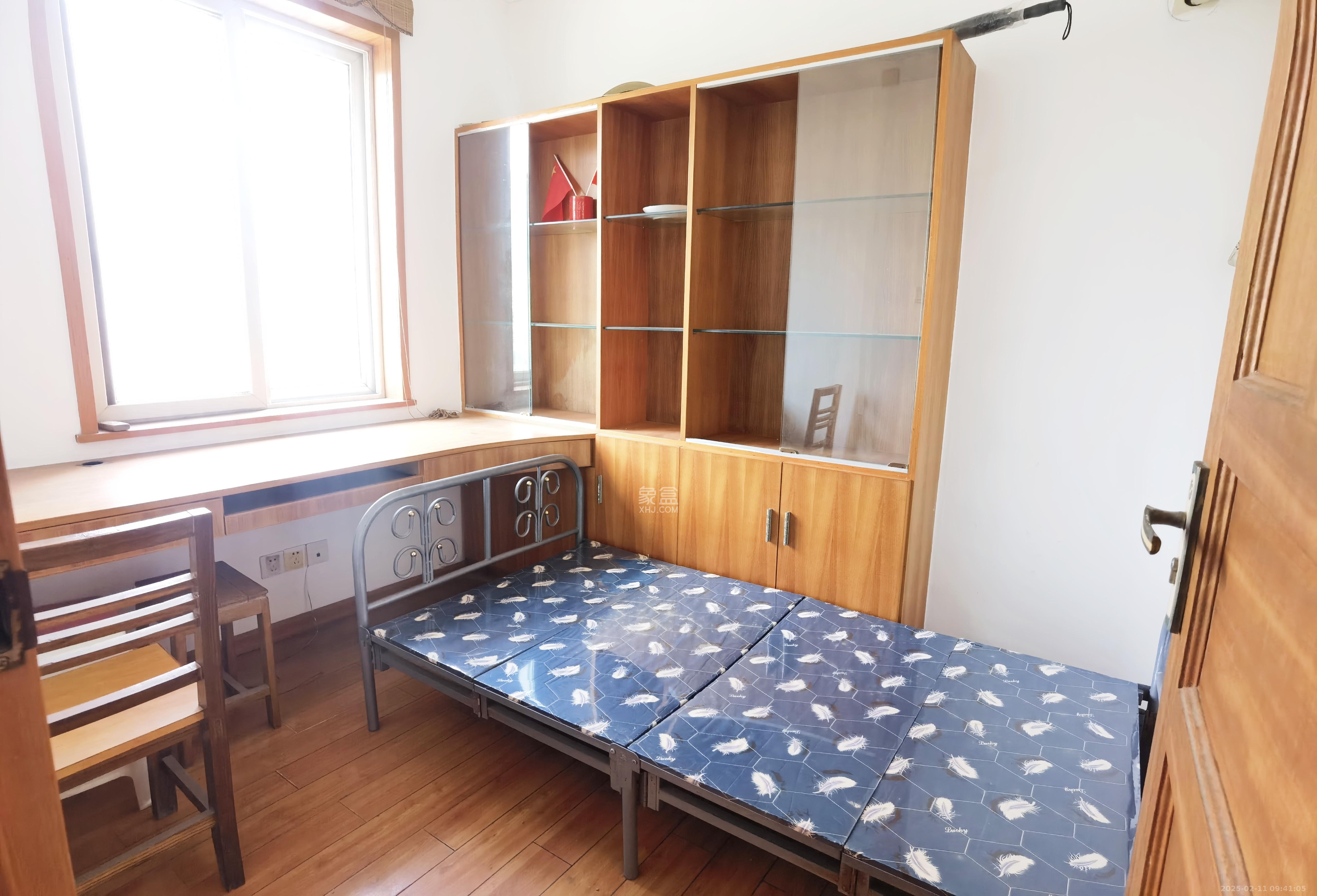 卓峰家园 3室2厅2卫 2300.0元/月 卓峰家园 3室2厅2卫 2300.0元/月室内图