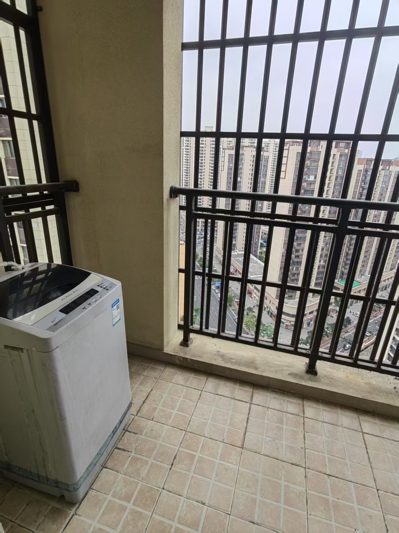 滨海新城Y11块地（滨海佳园）  1室0厅0卫   2300.00元/月室内图