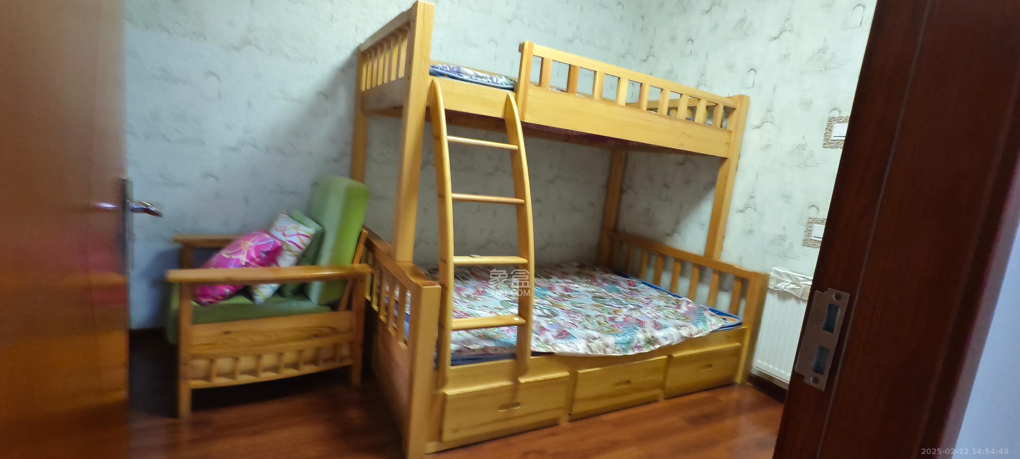 第六都(陆都小区) 3室2厅1卫 3500.0元/月 第六都(陆都小区) 3室2厅1卫 3500.0元/月室内图