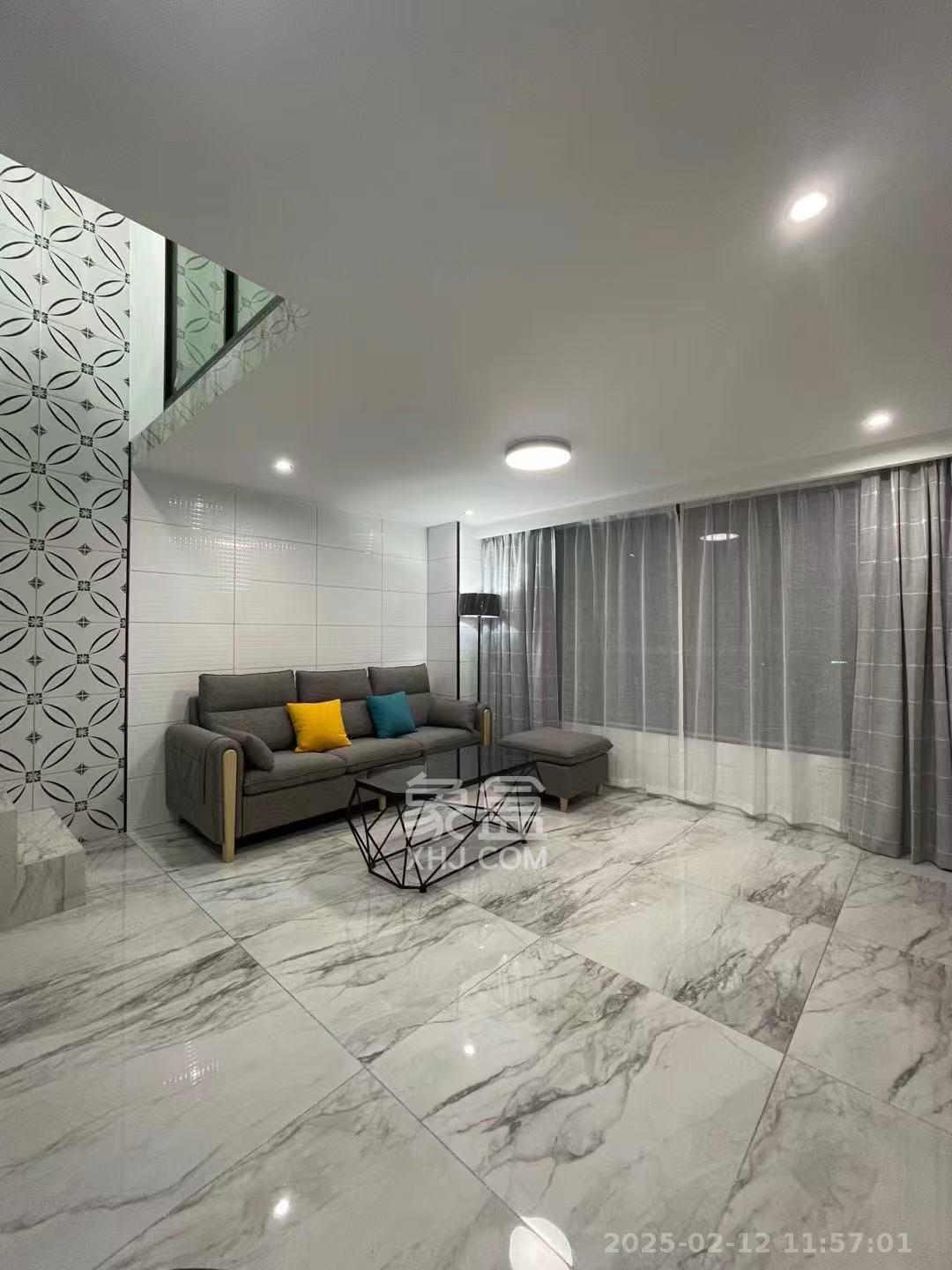 荣盛花语书苑 2室1厅1卫 2600.0元/月 荣盛花语书苑 2室1厅1卫 2600.0元/月室内图