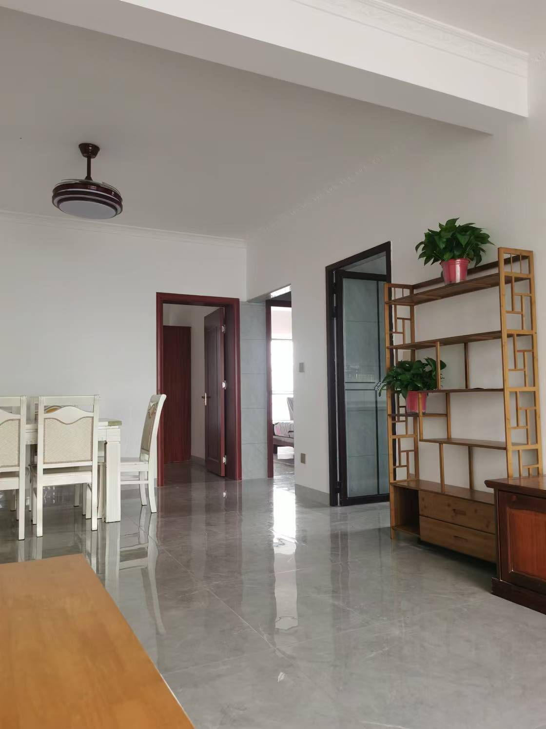 长和广场 3室1厅1卫 1800.0元/月 长和广场 3室1厅1卫 1800.0元/月室内图