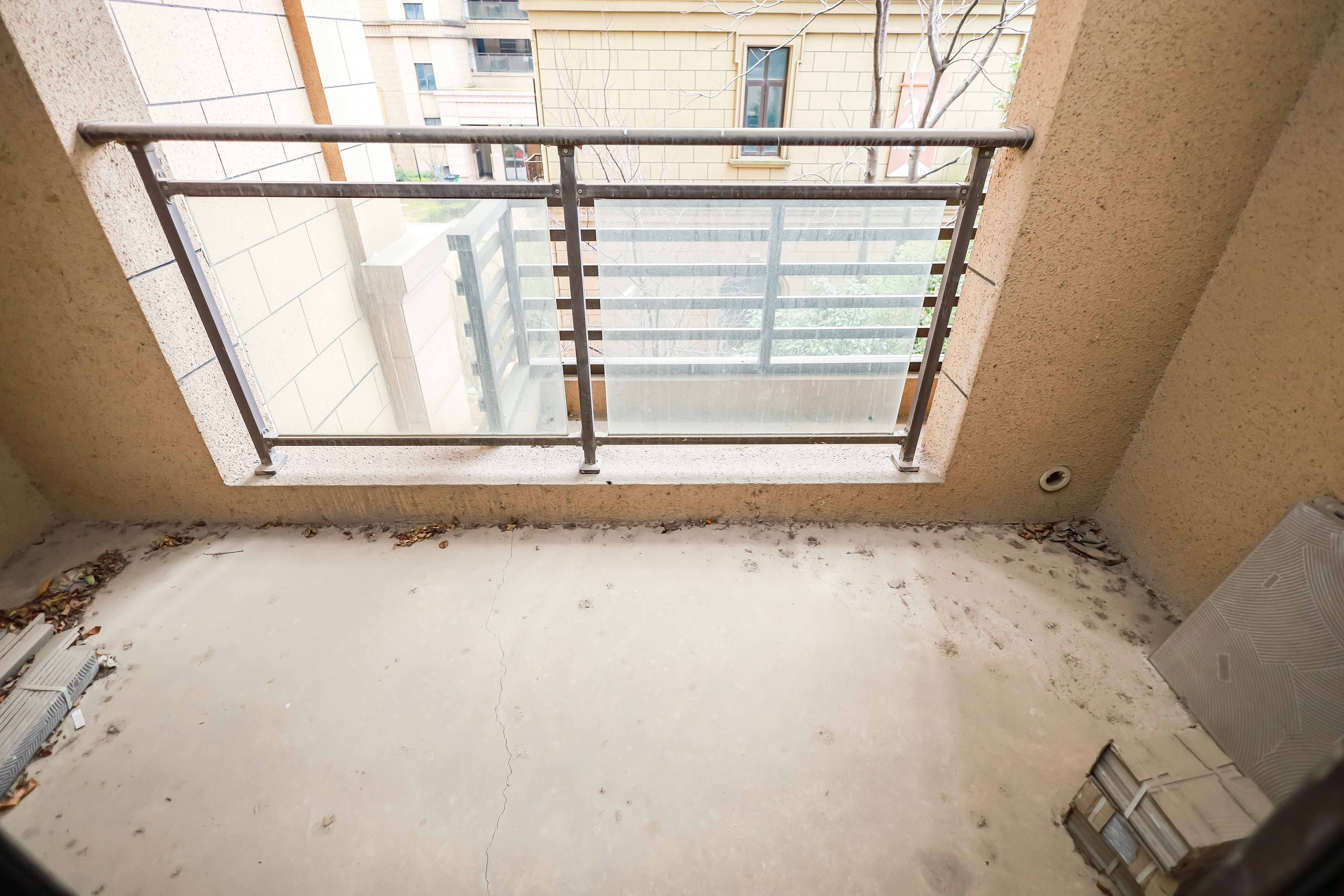 奥克斯缔壹城  3室2厅2卫   120.00万阳台